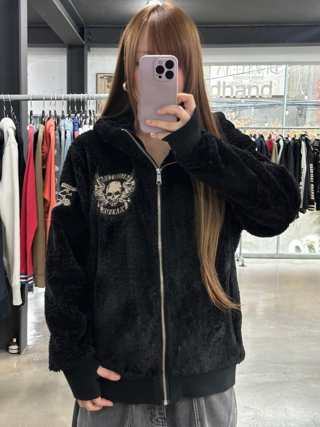 벤슨 핸드워머 스컬윙빅로고 플러피 후드자켓 상품이미지3