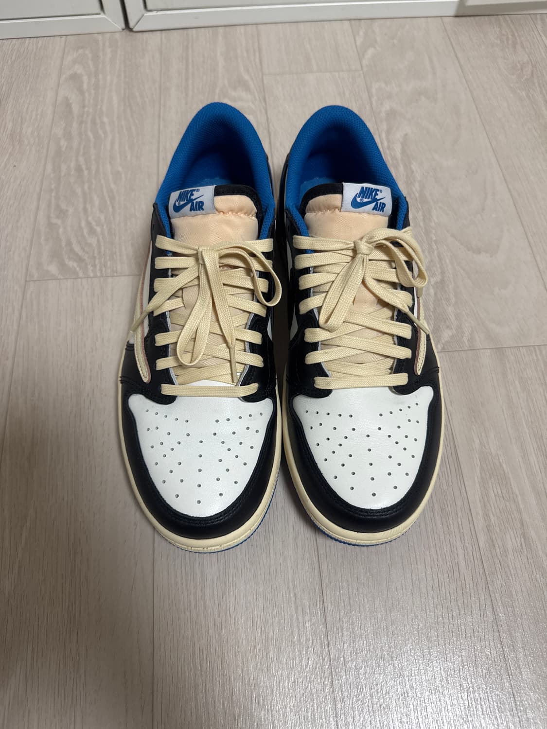 조던 1 x 트래비스 스캇 x 프라그먼트 레트로 로우 OG 270 상품이미지8