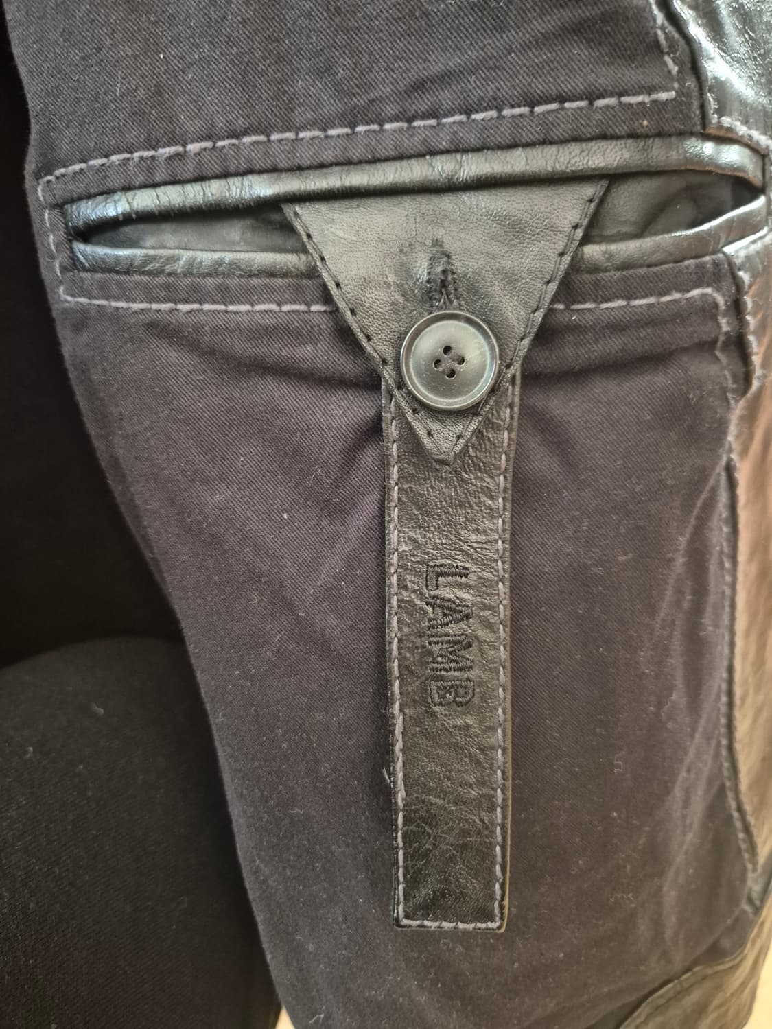 Hugo Boss 블랙 램 가죽 하이넥 바이커 자켓 상품이미지7