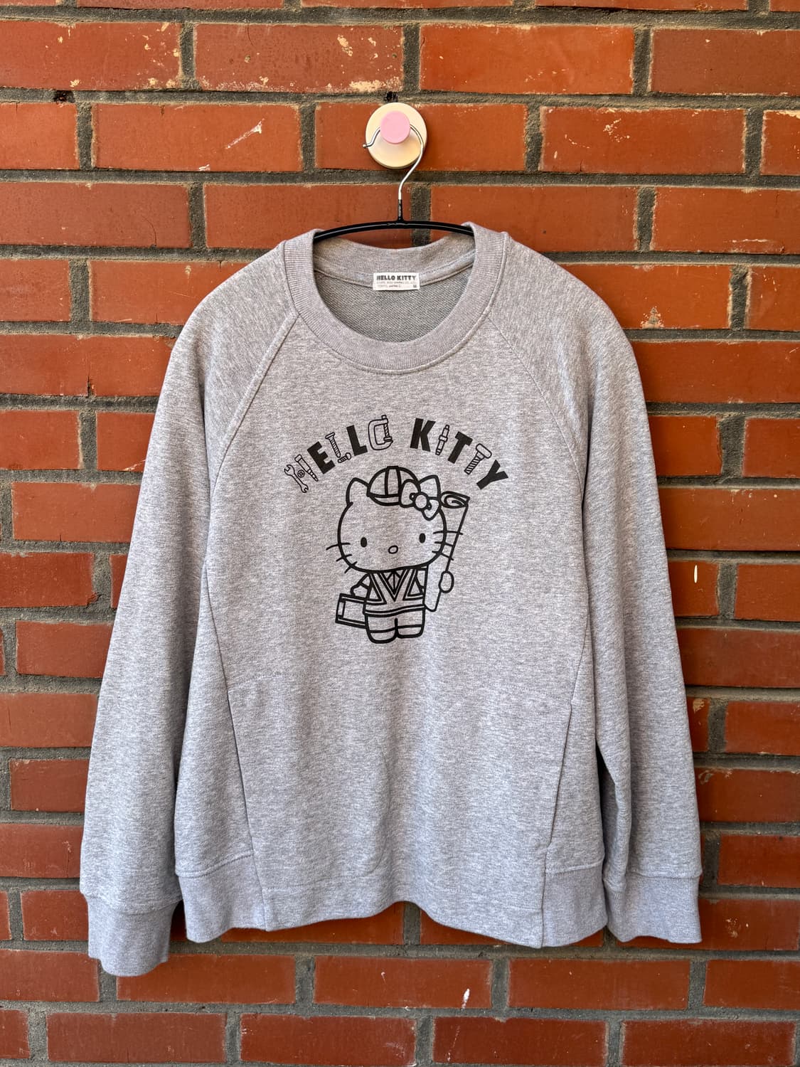 산리오 헬로키티 엔지니어 라글란 맨투맨 상품이미지1