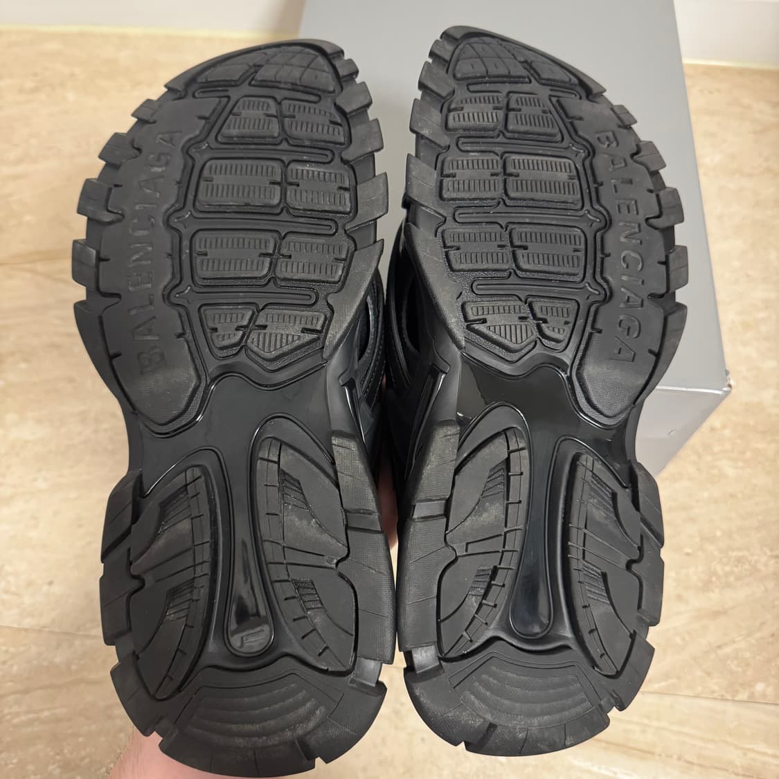 [43] 발렌시아가 트랙 슬라이드 블랙 상품이미지7