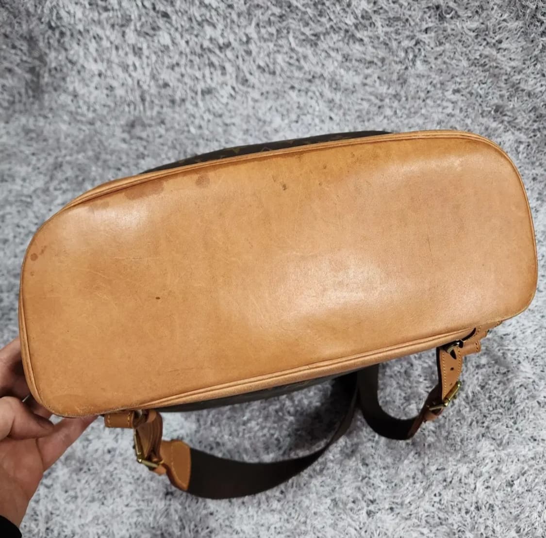 루이비통 모노그램 몽수리 GM 백팩 상품이미지4