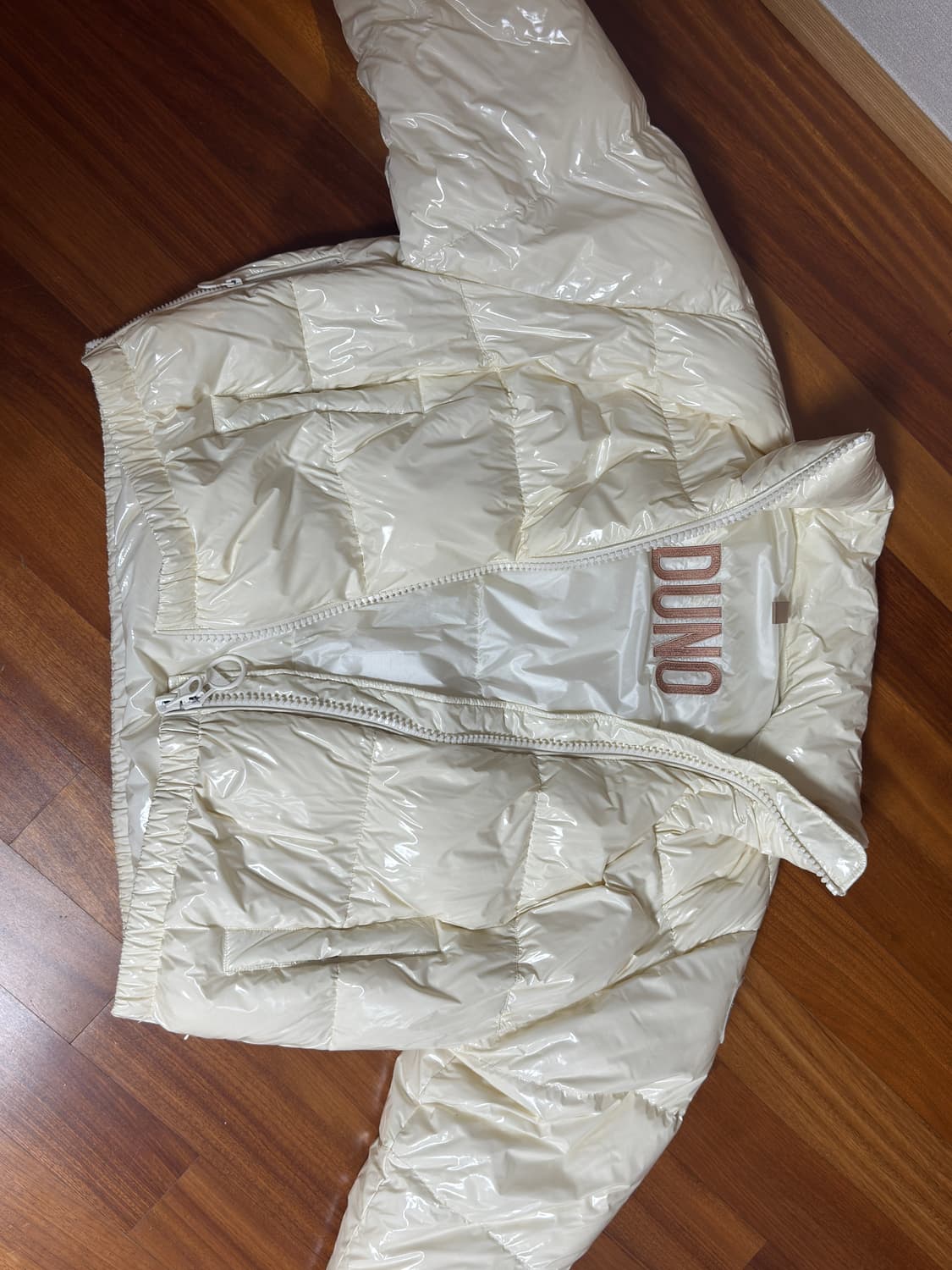 두노 유광 패딩 M 급처 상품이미지1