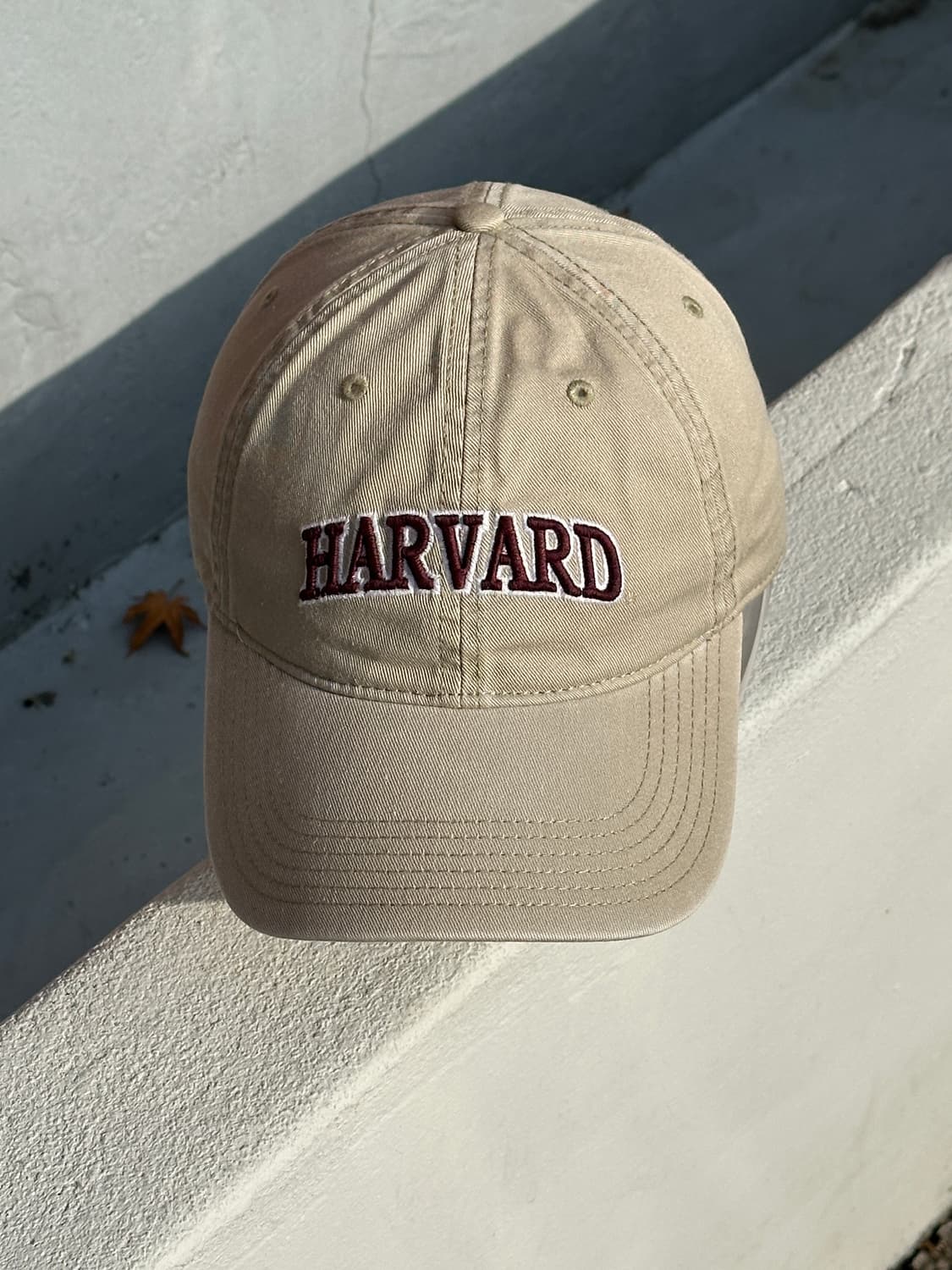 [F] 하버드 로고 베이지 볼캡 모자 상품이미지1