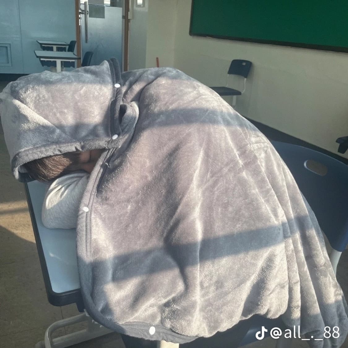 고급 극세사 입는 담요 (새상품) 상품이미지5