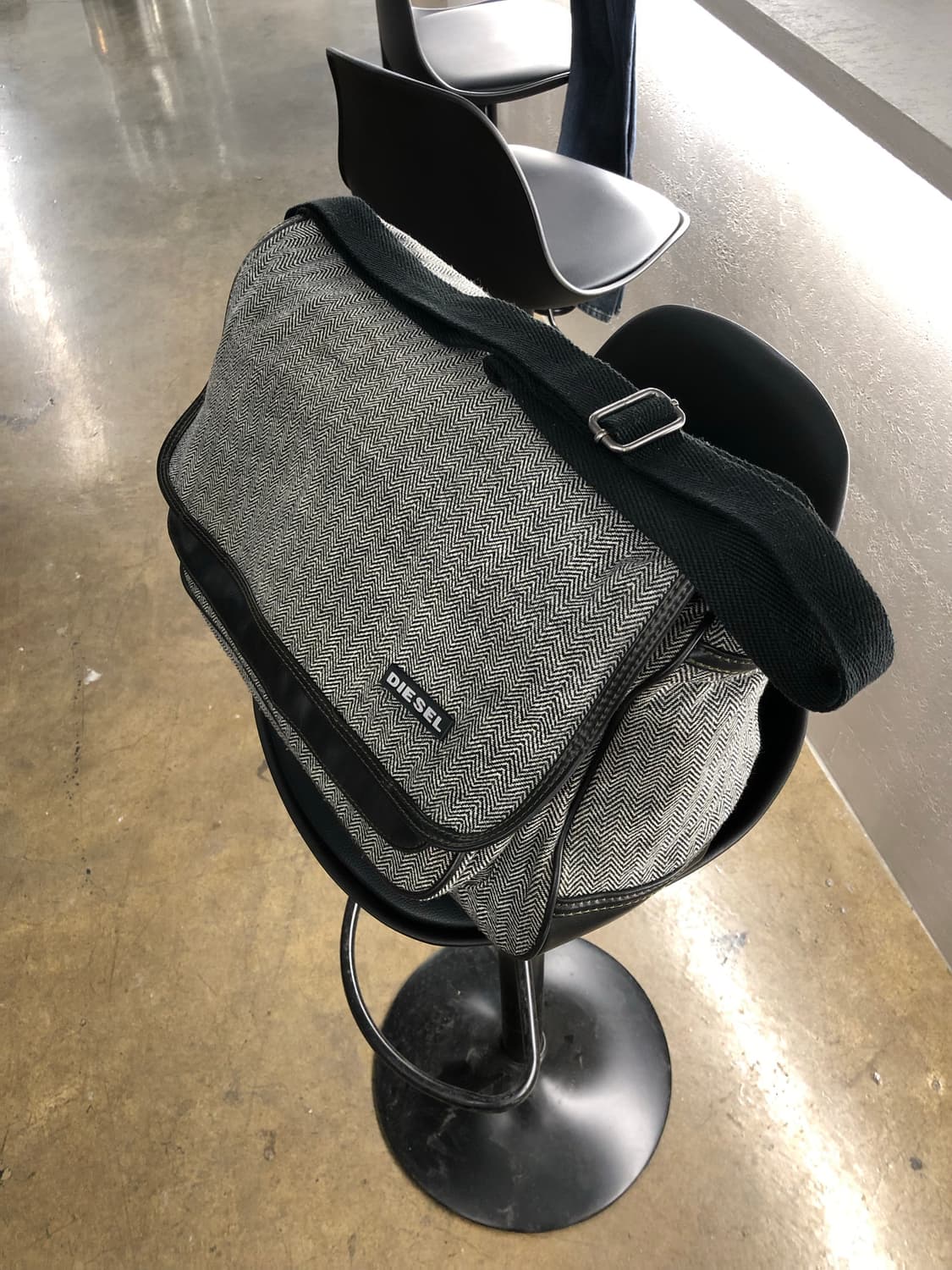 디젤 헤링본 메신저백 크로스백 상품이미지10