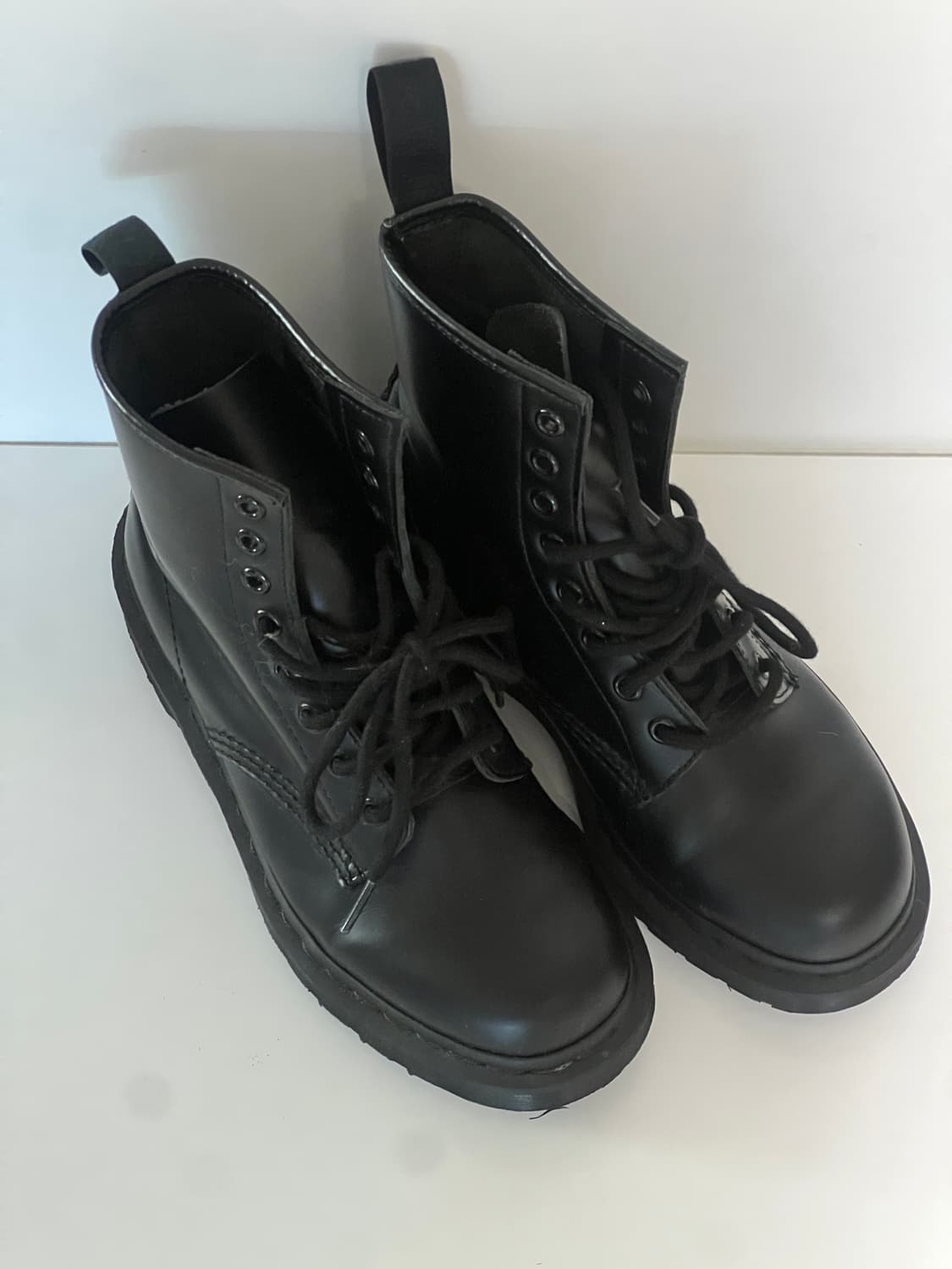 닥터마틴 1460 모노 블랙 8홀 워커 UK4 상품이미지1