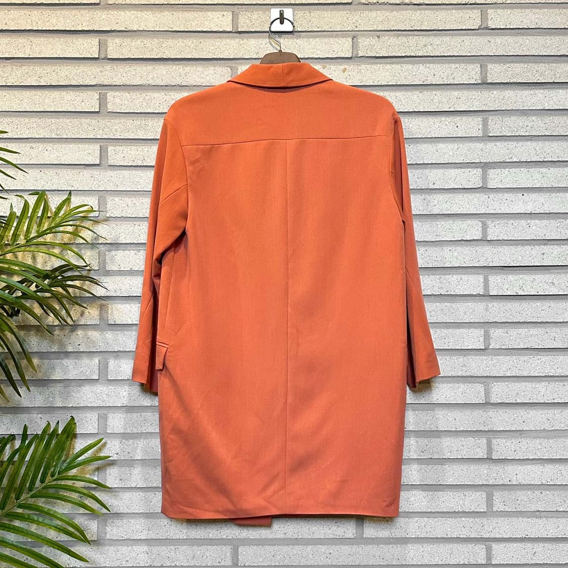주느세콰 하프 블레이저 자켓 브이넥 숄카라 히든 버튼 디테일 오렌지 상품이미지2