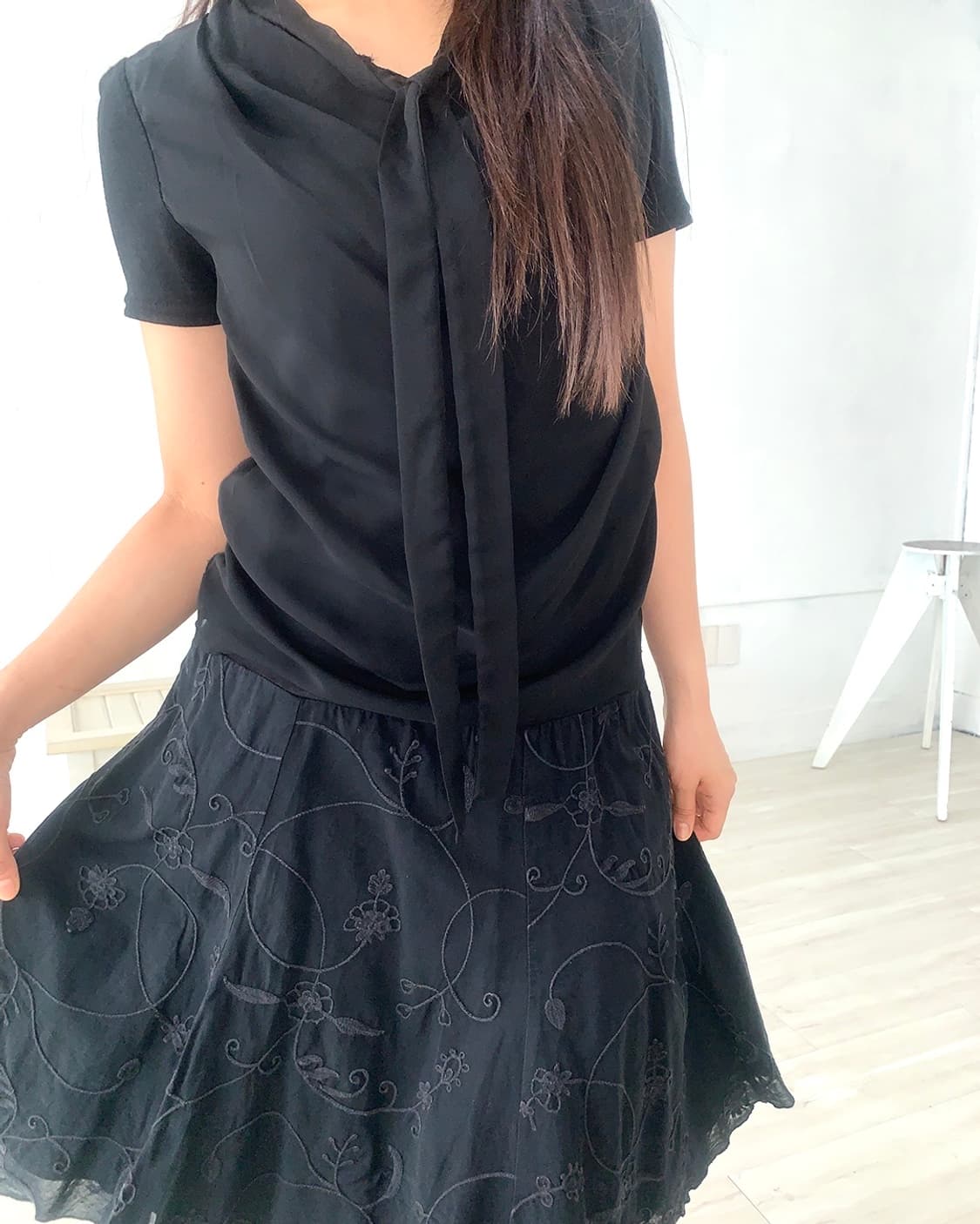 Black Embroidered Midi Skirt 상품이미지6