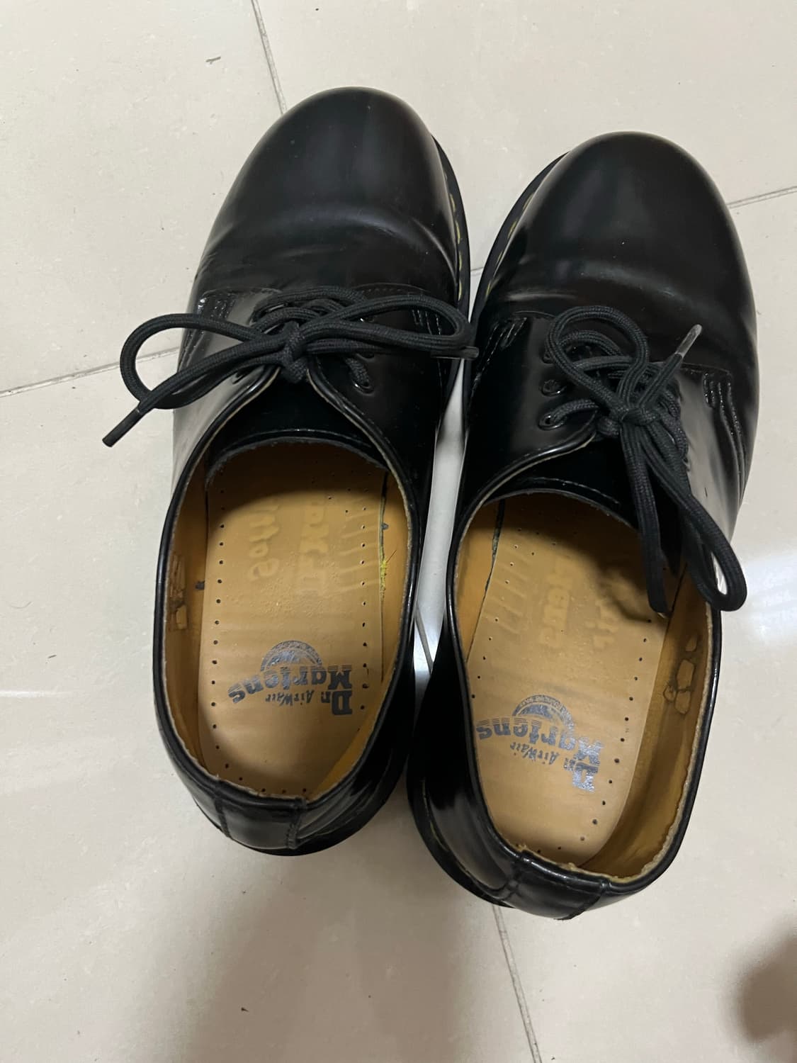 (uk7) 닥터마틴 1461 3홀 유광 블랙 상품이미지2