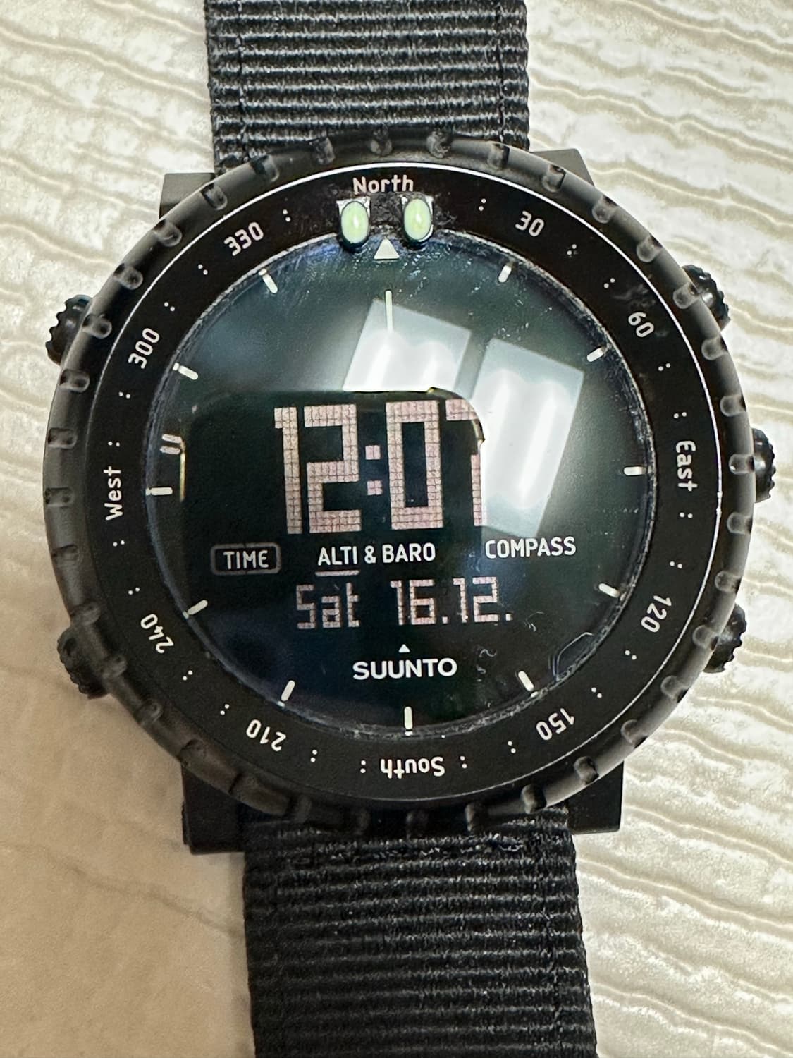 순토 코어 올블랙 나토스트랩 상품이미지7