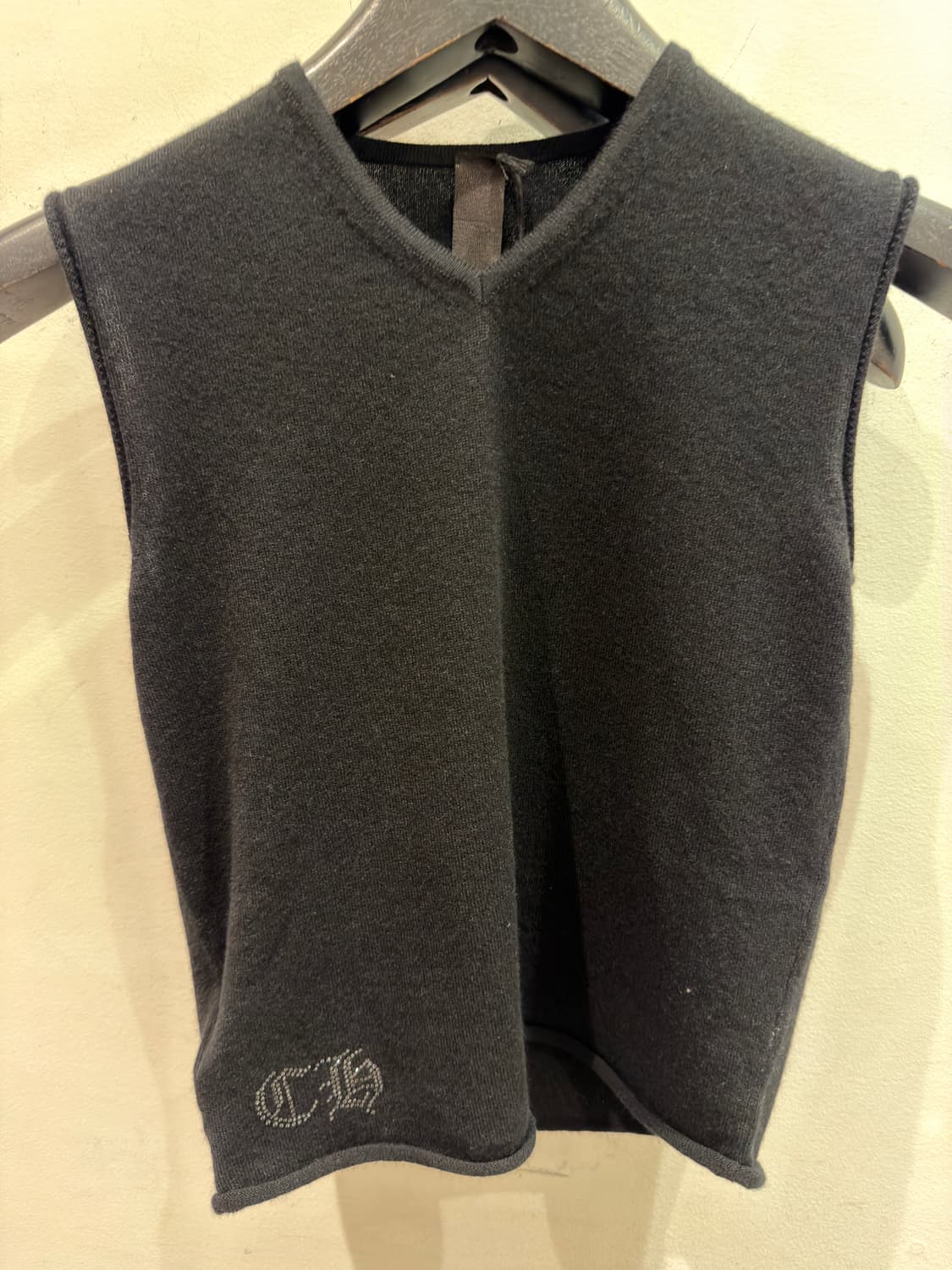 크롬하츠 캐시미어 대거 비즈 자수 브이넥 니트 상품이미지1