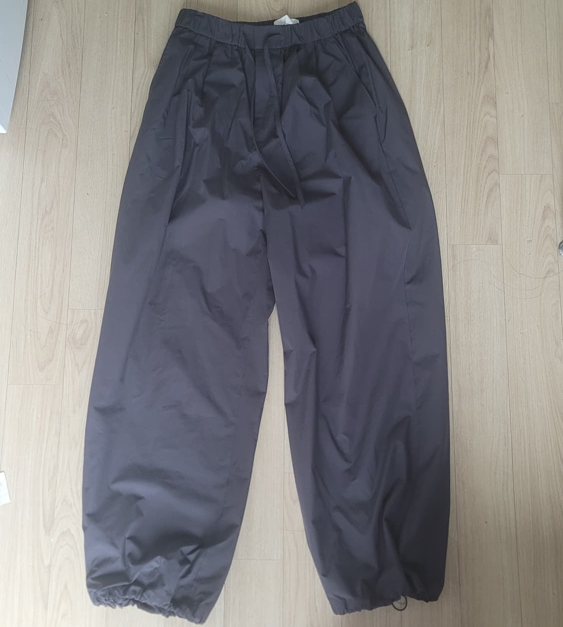 아모멘토 드로우 스트링 팬츠 차콜 m 상품이미지1