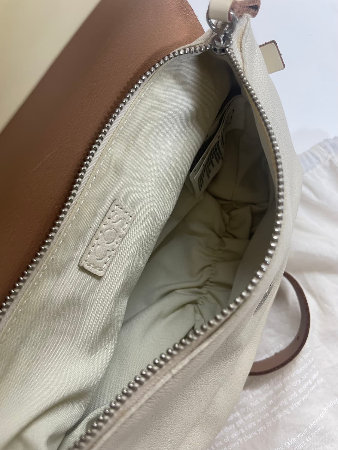 코스 레더 벨트백 상품이미지8