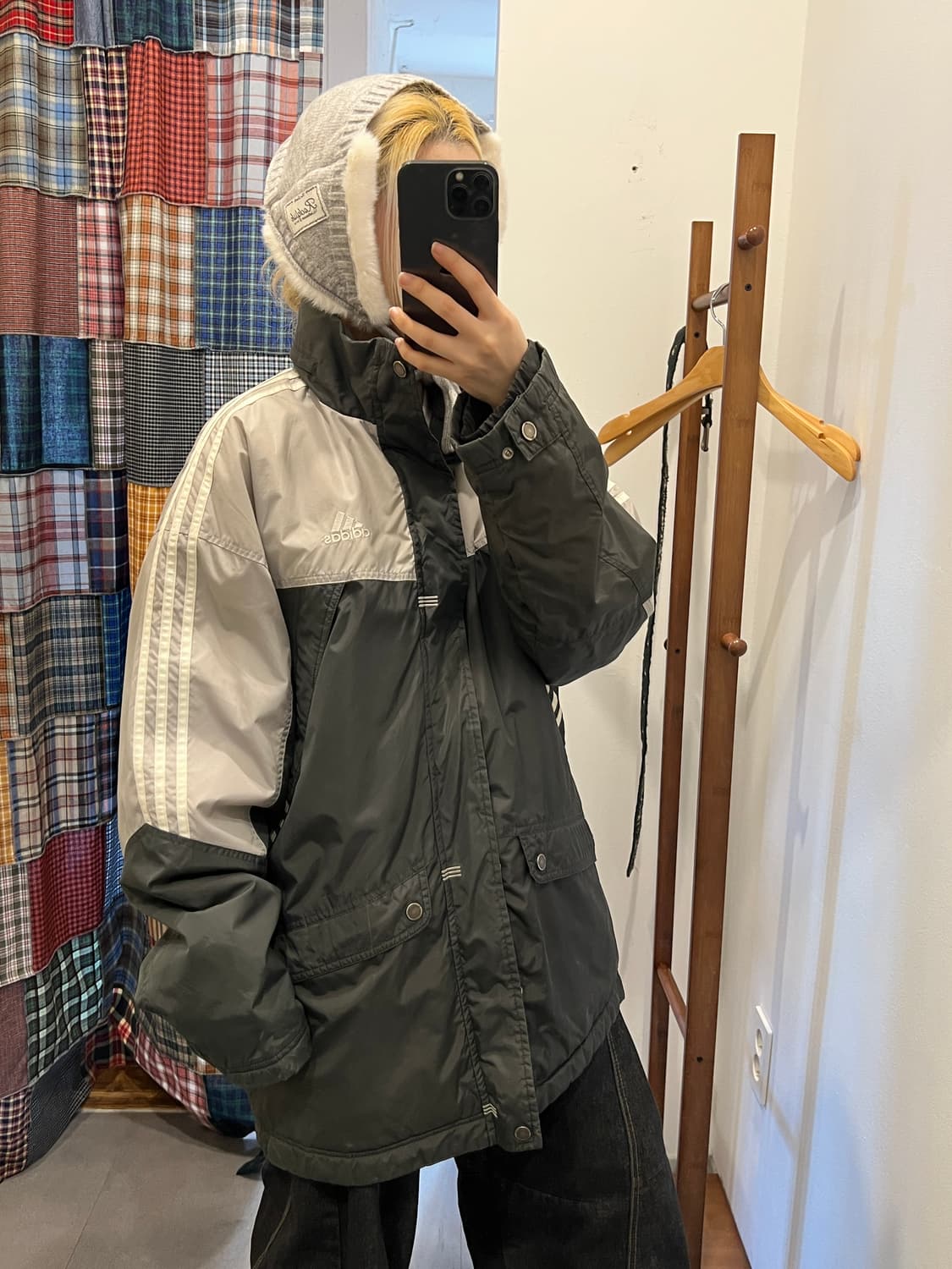 아디다스 그레이블랙 패딩 상품이미지1