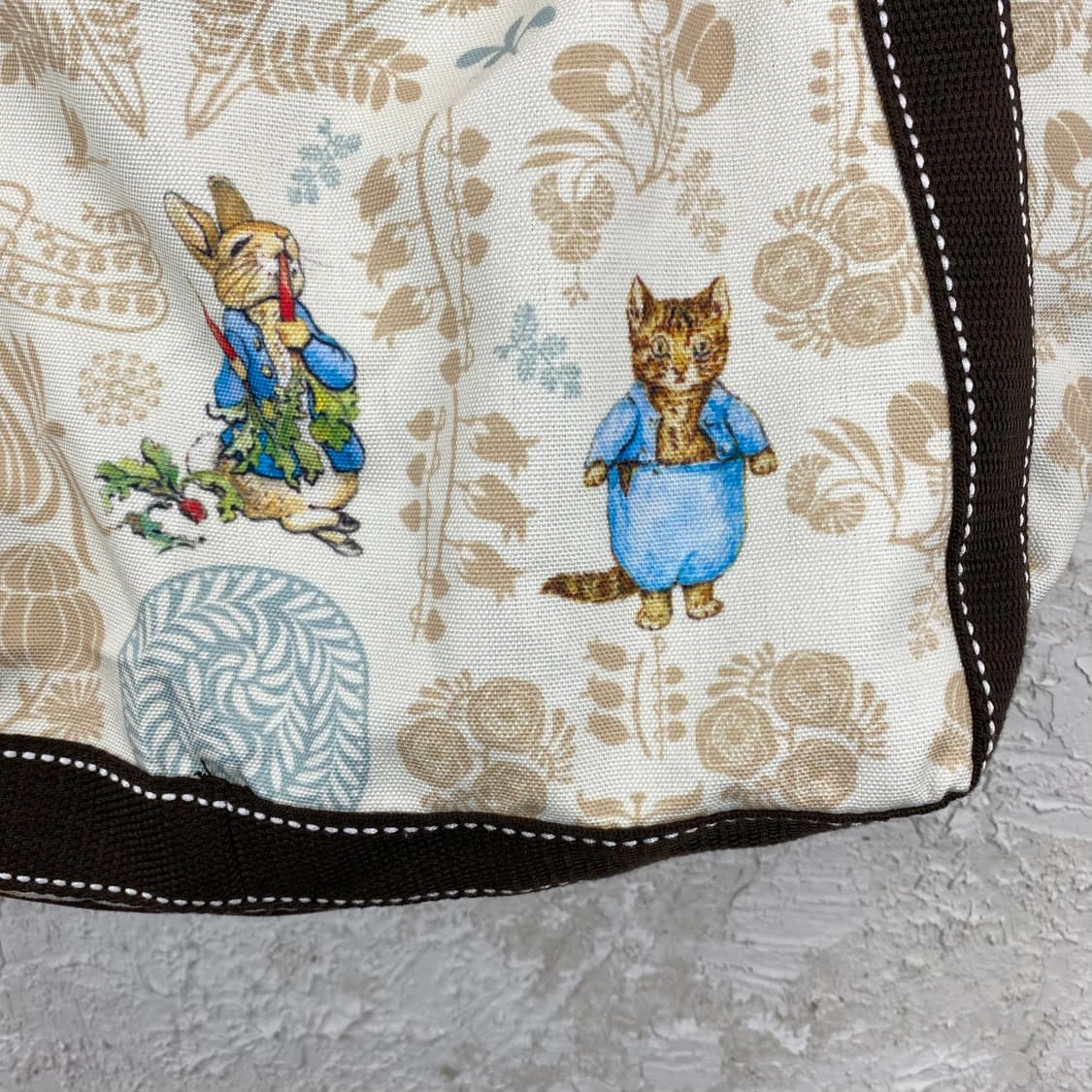 피터 레빗 풀 프린팅 토트 백 상품이미지4