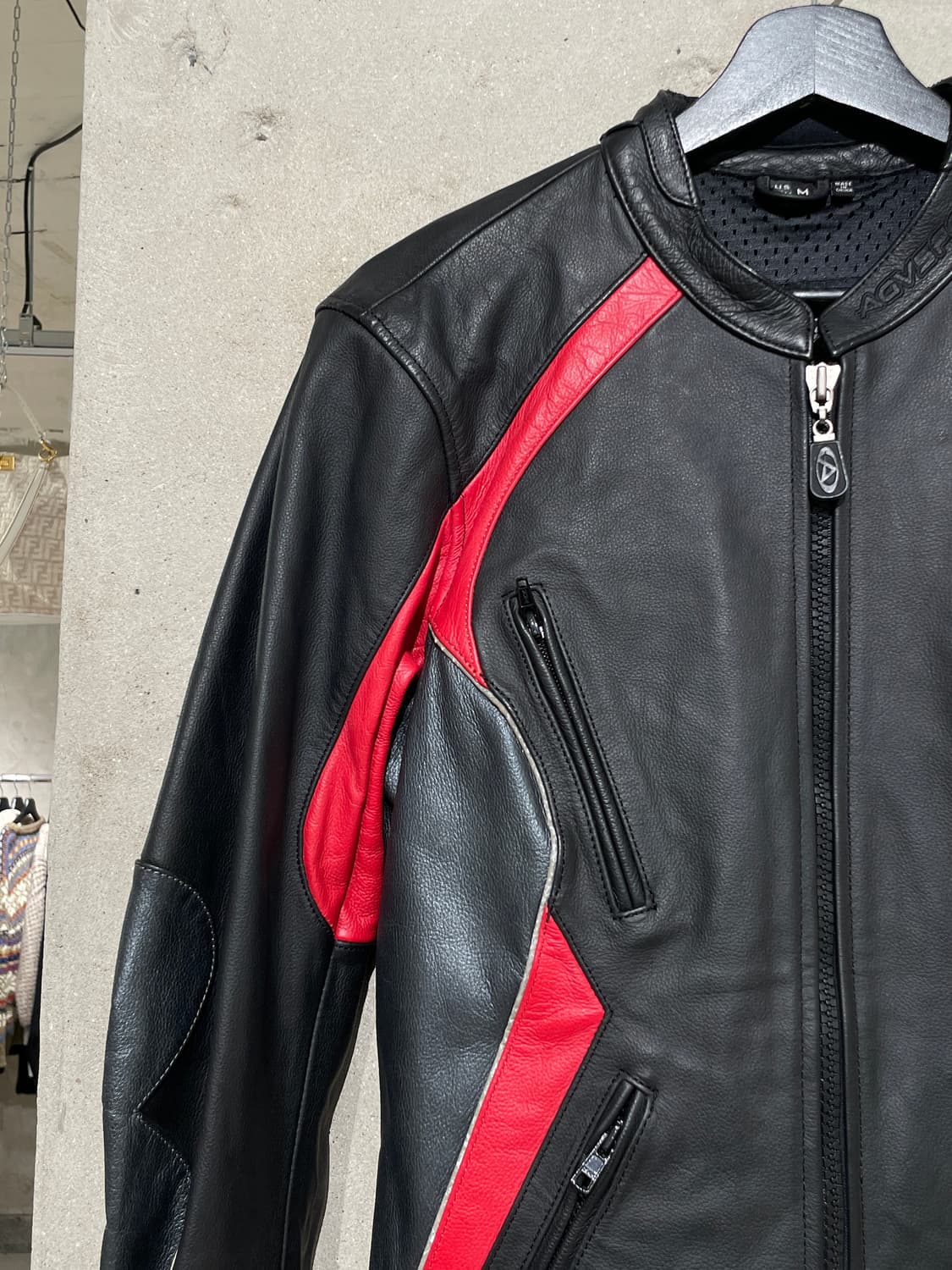 AGV 스포츠 블랙 앤 레드 바이커 레더 자켓 상품이미지2