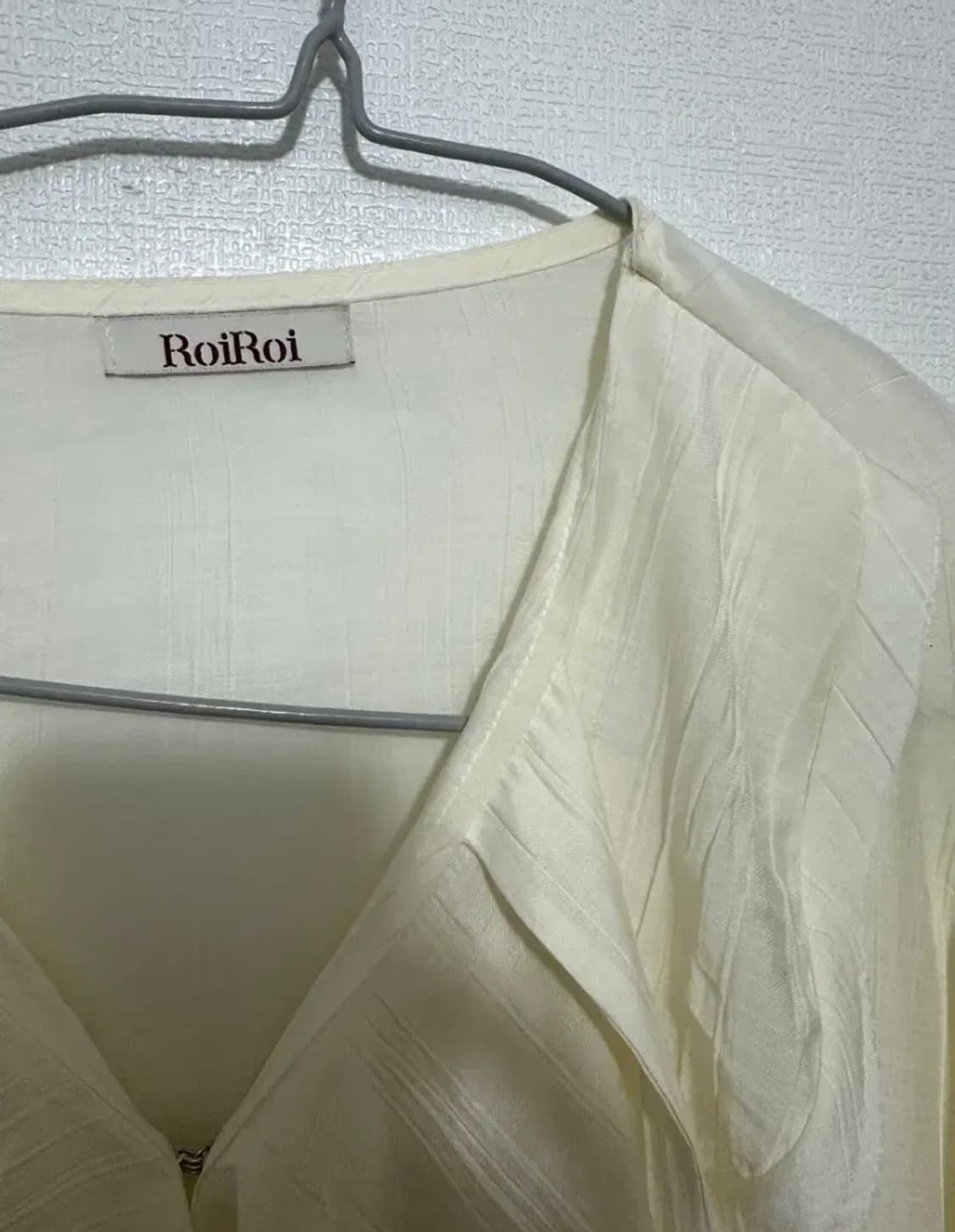 로이로이 타이 셔링 블라우스 25SS 상품이미지4