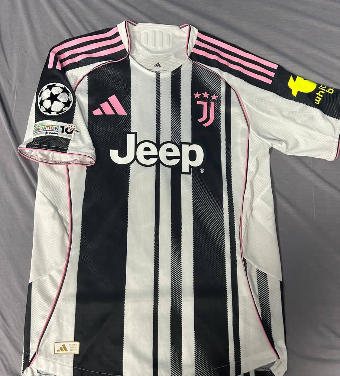 25/26 유벤투스 홈 어센틱 유니폼 상품이미지1