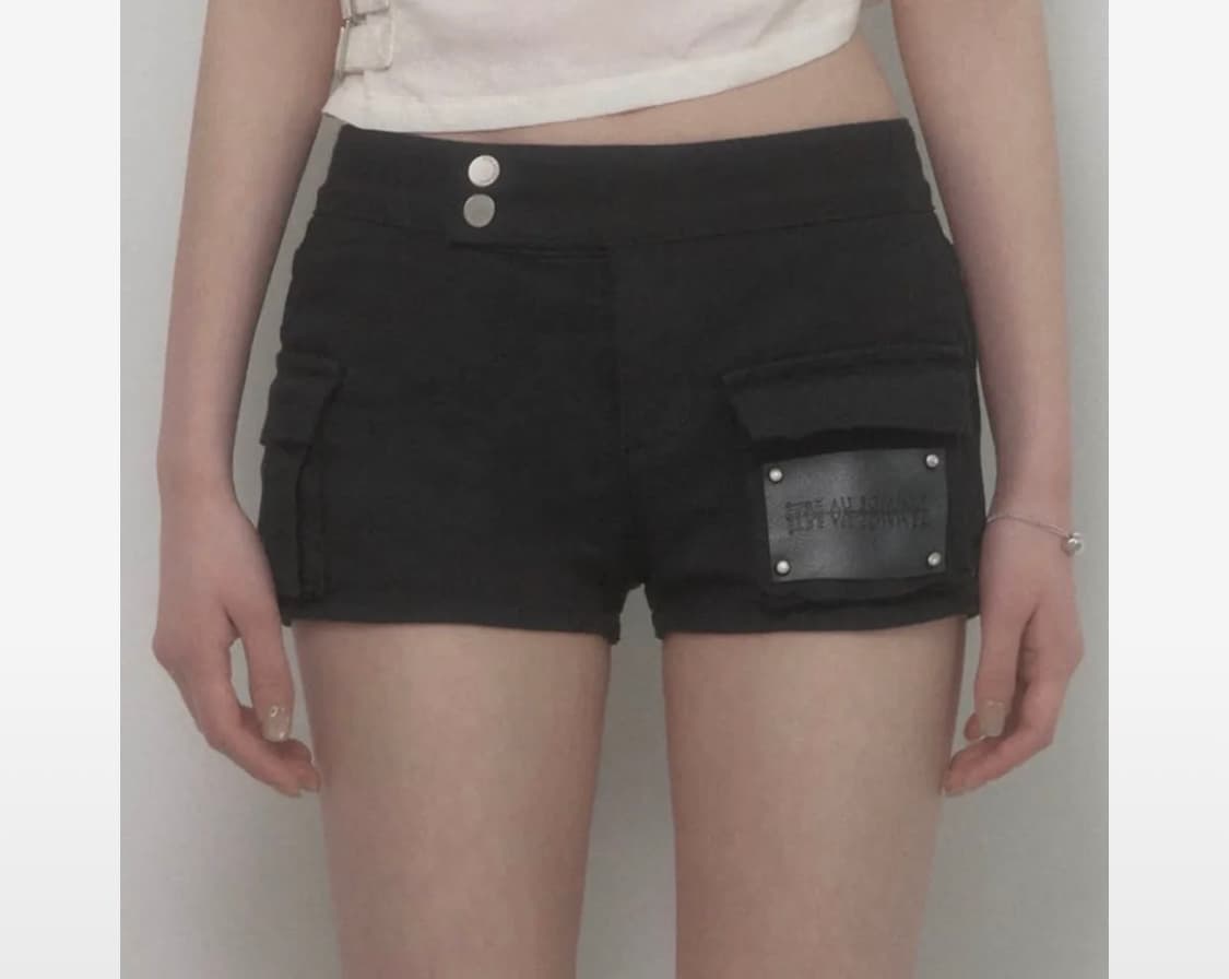 에트오소메 반바지Leather Patch Cargo Short Pants 상품이미지1