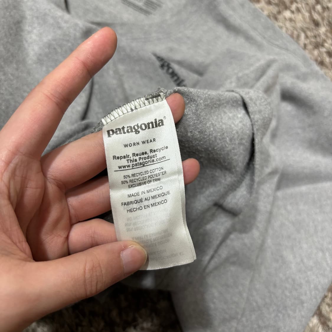 M 파타고니아 그레이 백로고 롱슬리브 상품이미지4
