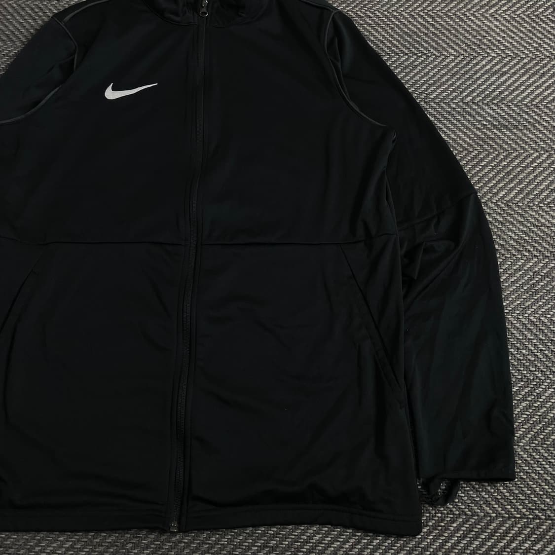 나이키 드라이핏 스우시로고 트레이닝 자켓 블랙 o 3828 상품이미지2