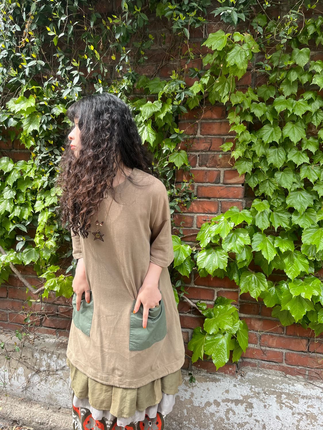 아웃 포켓 포인트 미디 반팔 원피스 상품이미지3