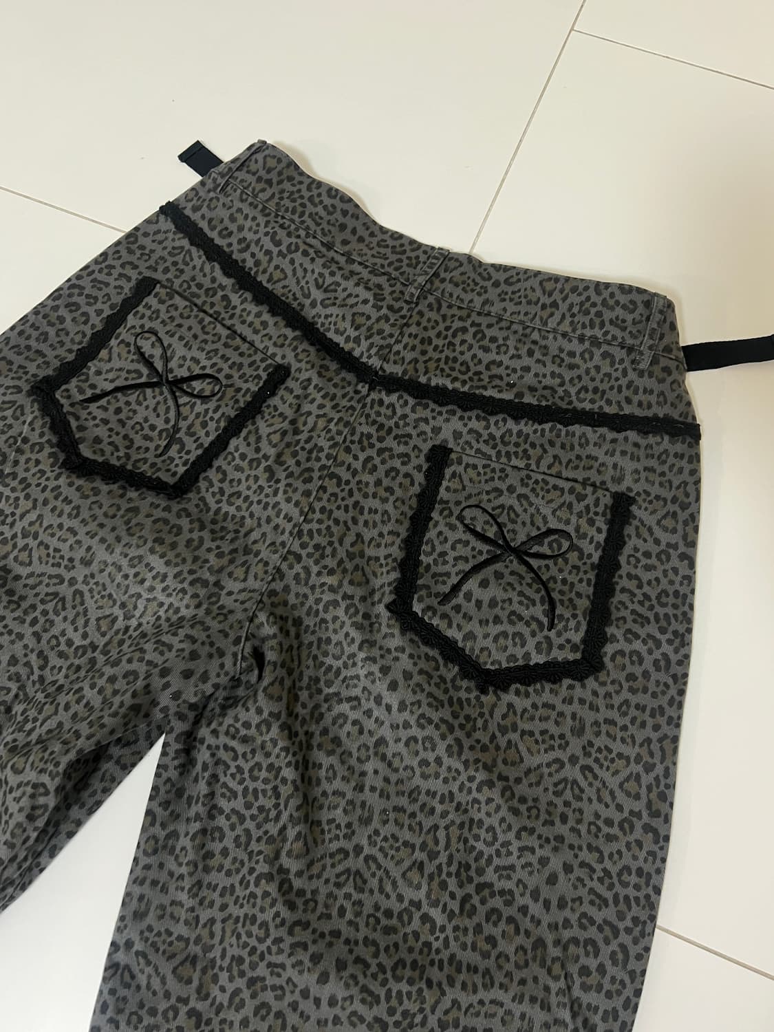 셋업이엑스이-LEOPARD LACE PANTS / CHARCOAL 상품이미지2