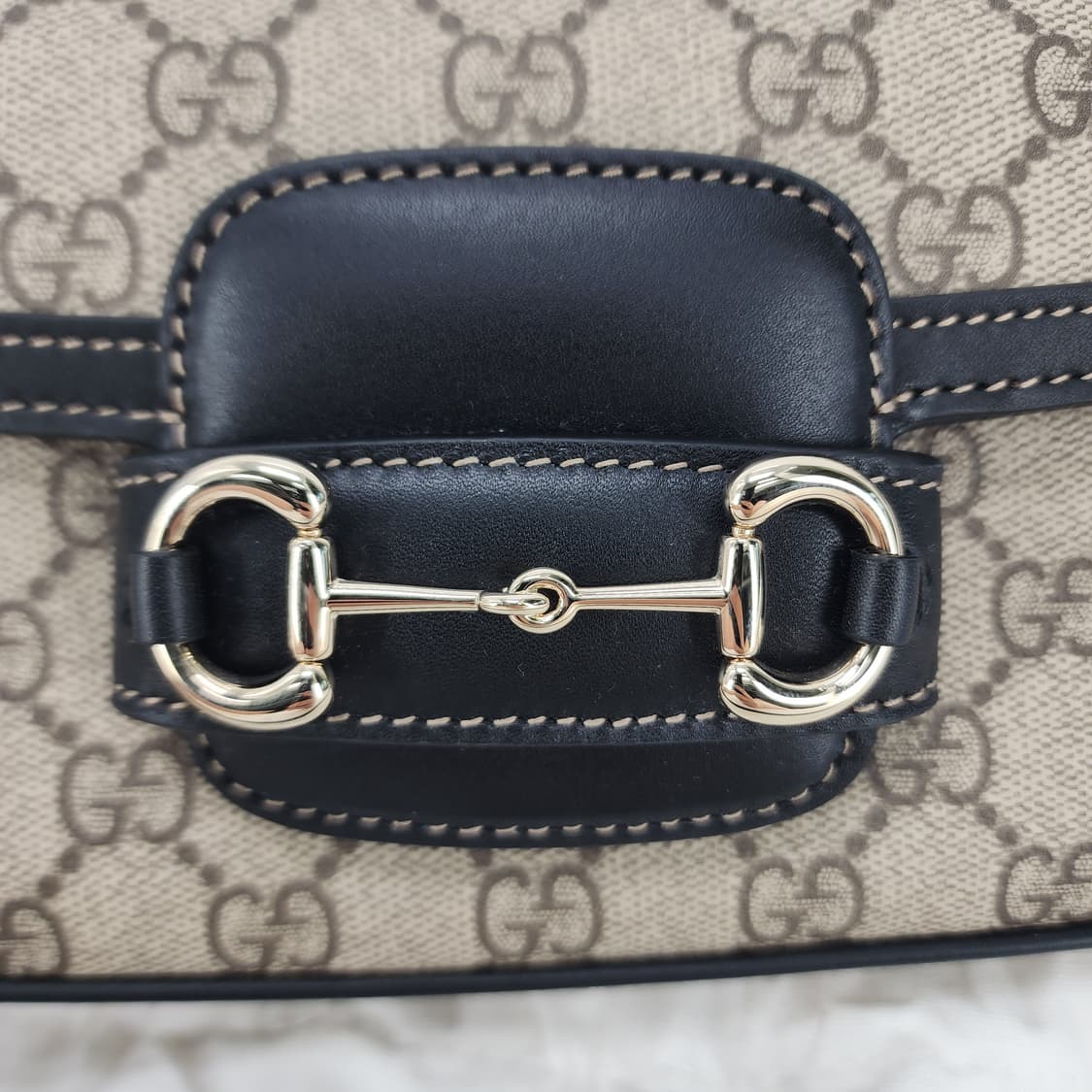 전시품급 구찌 홀스빗 1955 스몰 탑 핸들백 베이지 블랙 상품이미지3