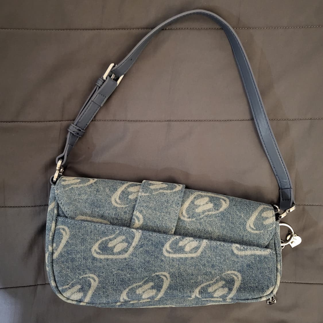 베이프 베이피 우먼스 패턴 데님 하트 숄더백 상품이미지3