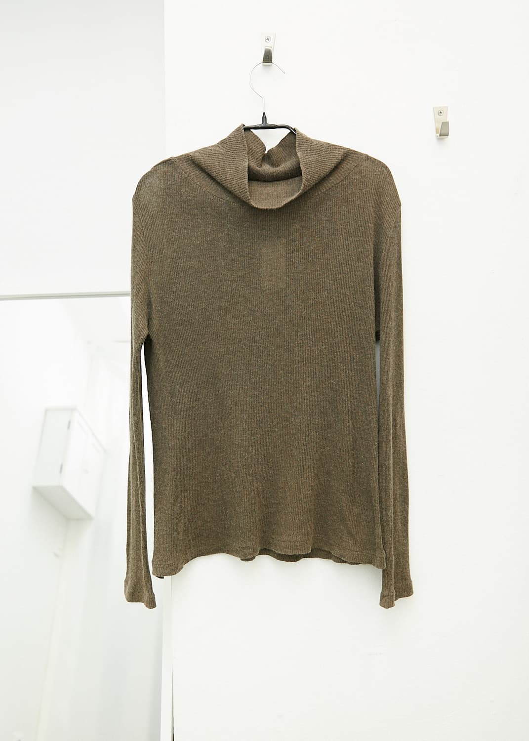 High Neck Ribbed Sweater 상품이미지1