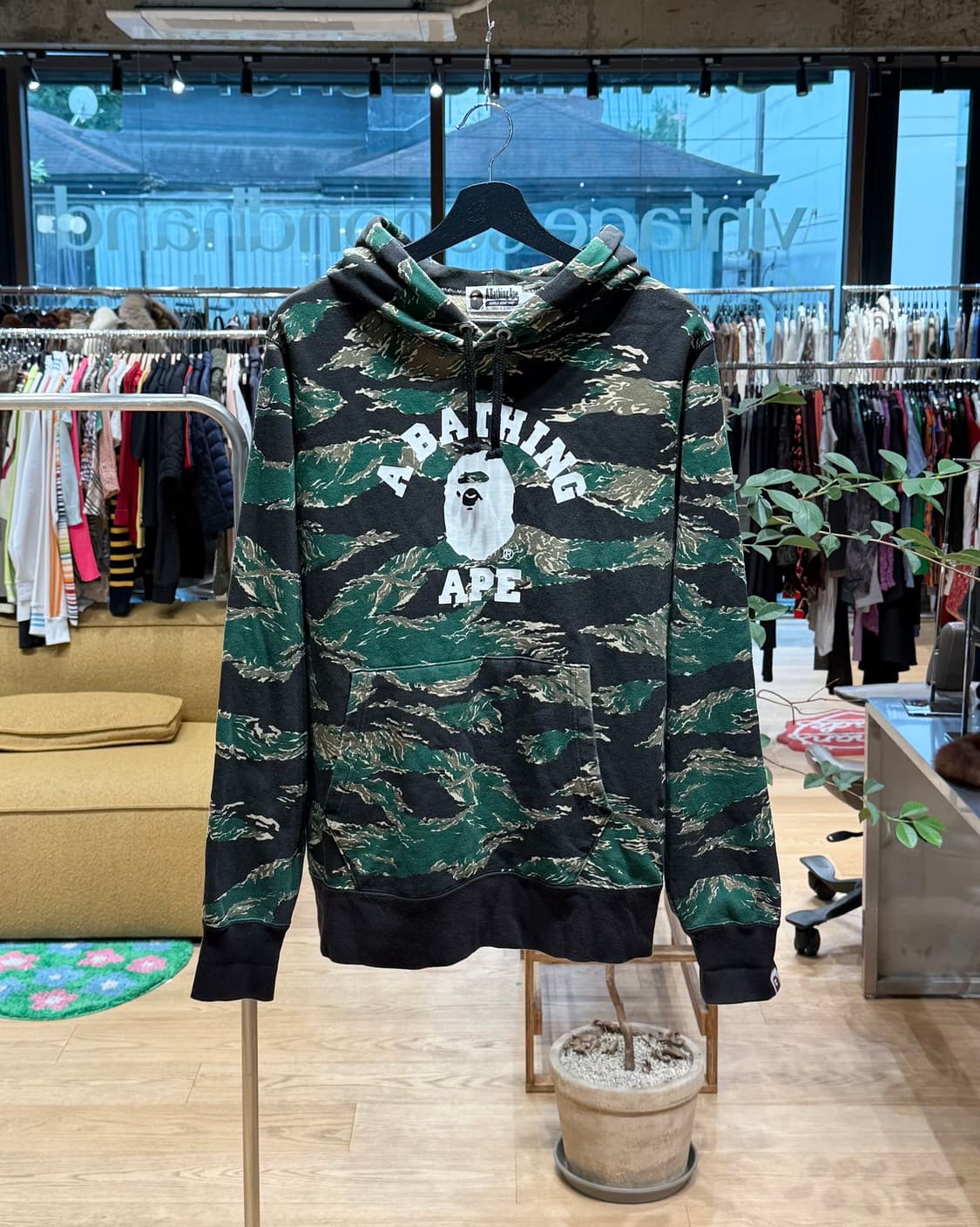 베이프 그린 타이거 카모 컬리지 풀오버 후디 상품이미지1