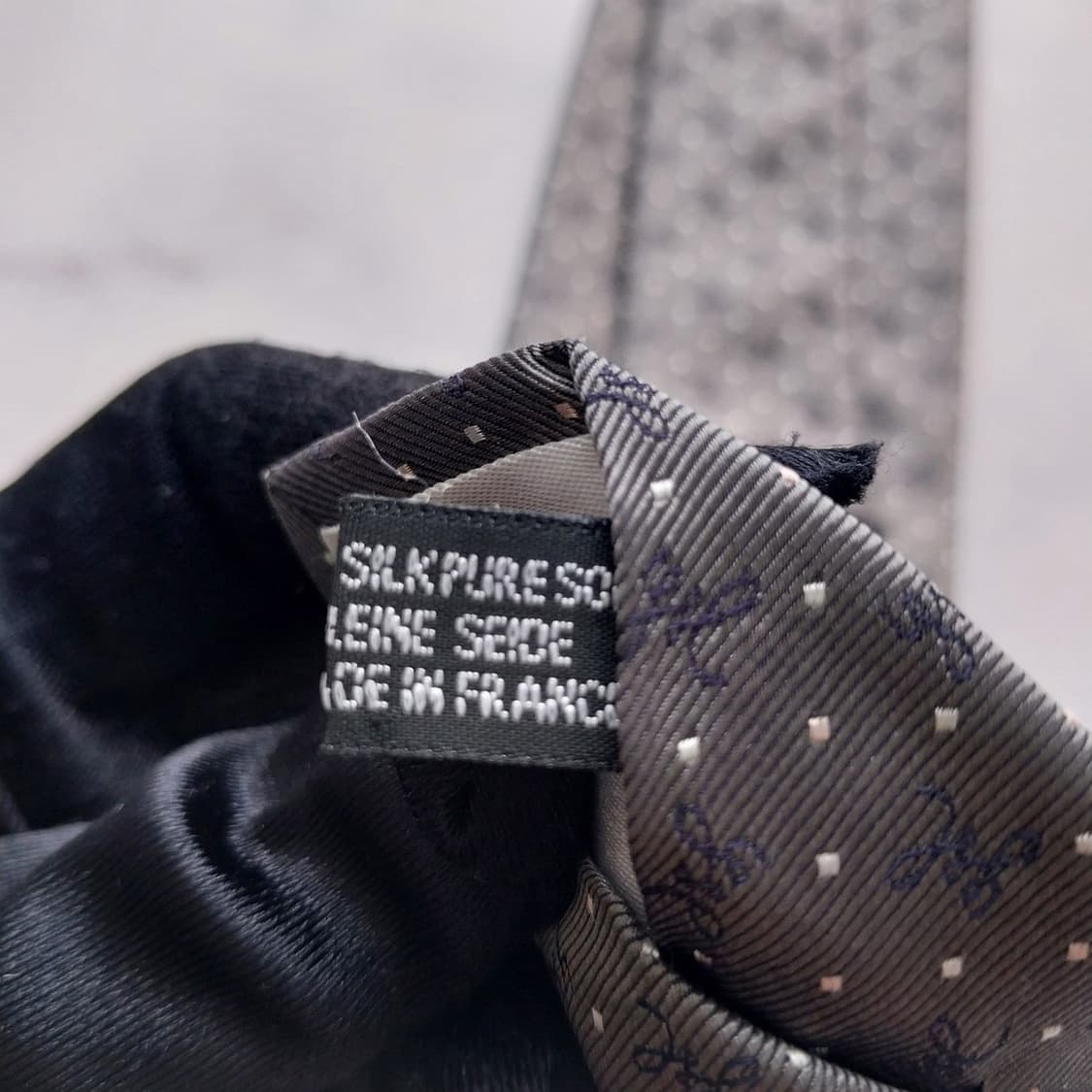 입생로랑 실크 그레이 자카드 슬림 넥타이 8cm A+등급 K1322
 상품이미지10