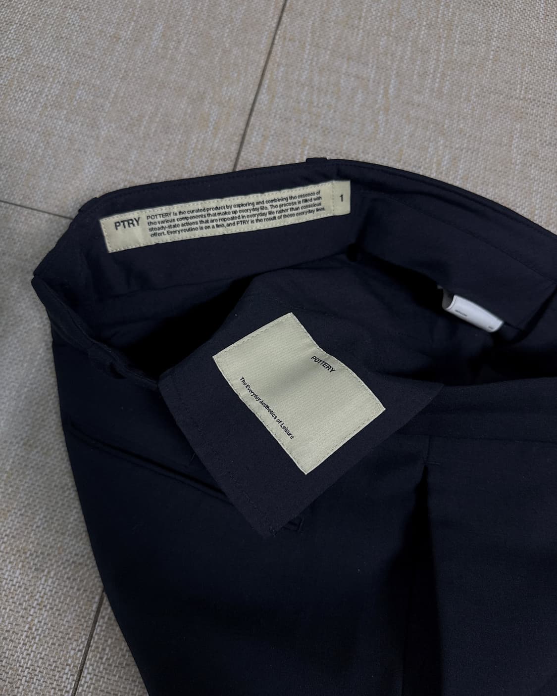 포터리 원 플리츠 슬랙스 팬츠 다크네이비 1 상품이미지3