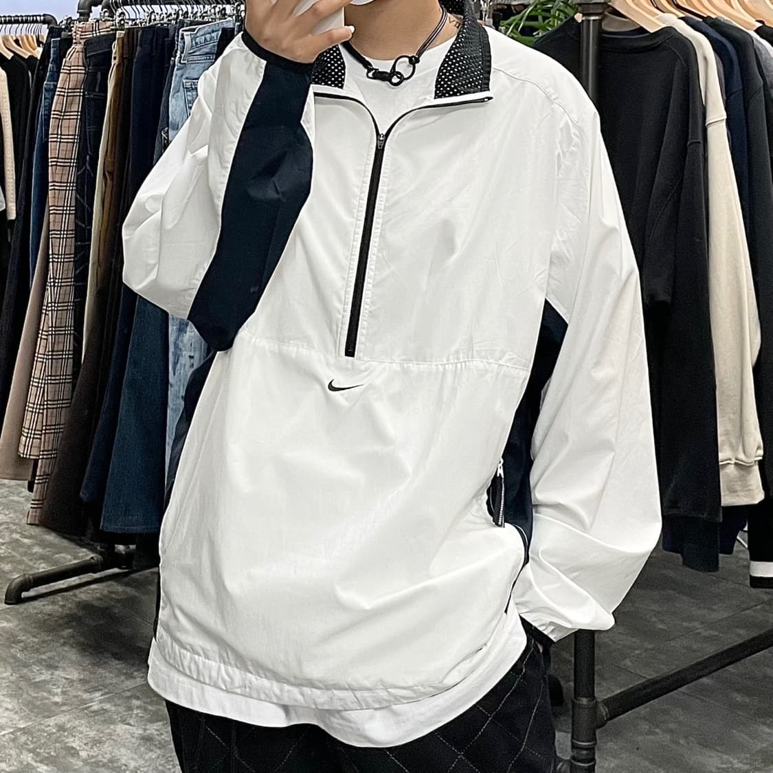 나이키 화이트 배색 아노락 상품이미지1