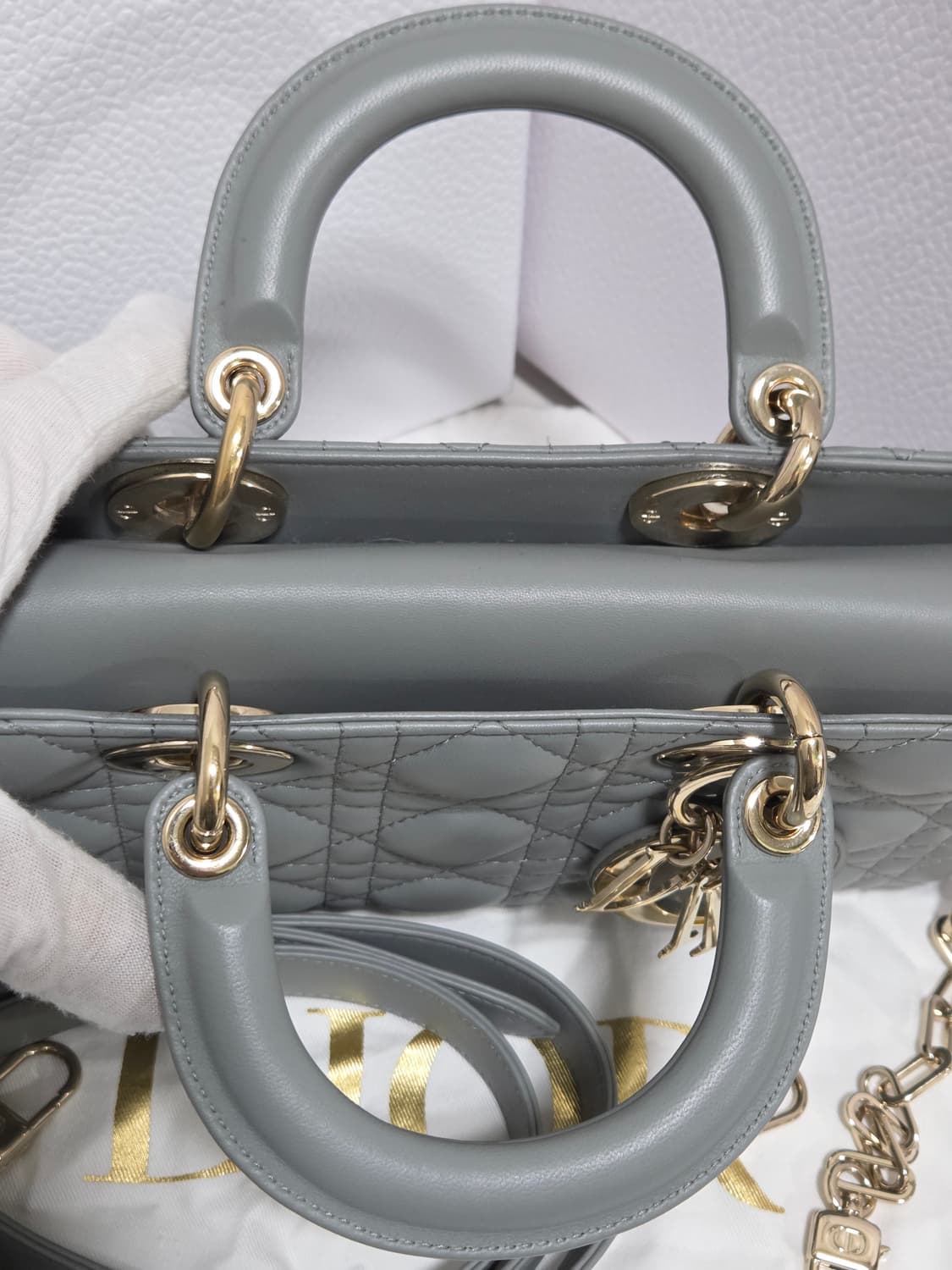 디올 레이디 디조이 백 Medium Size Stone Gray  상품이미지5