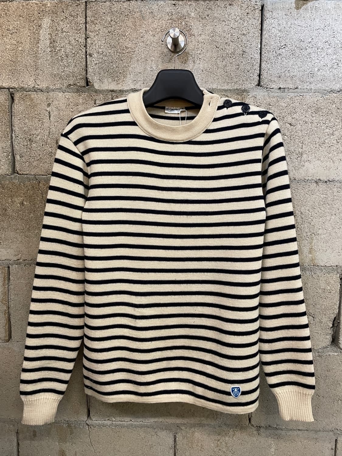 오르치발 버튼 울 니트 상품이미지1