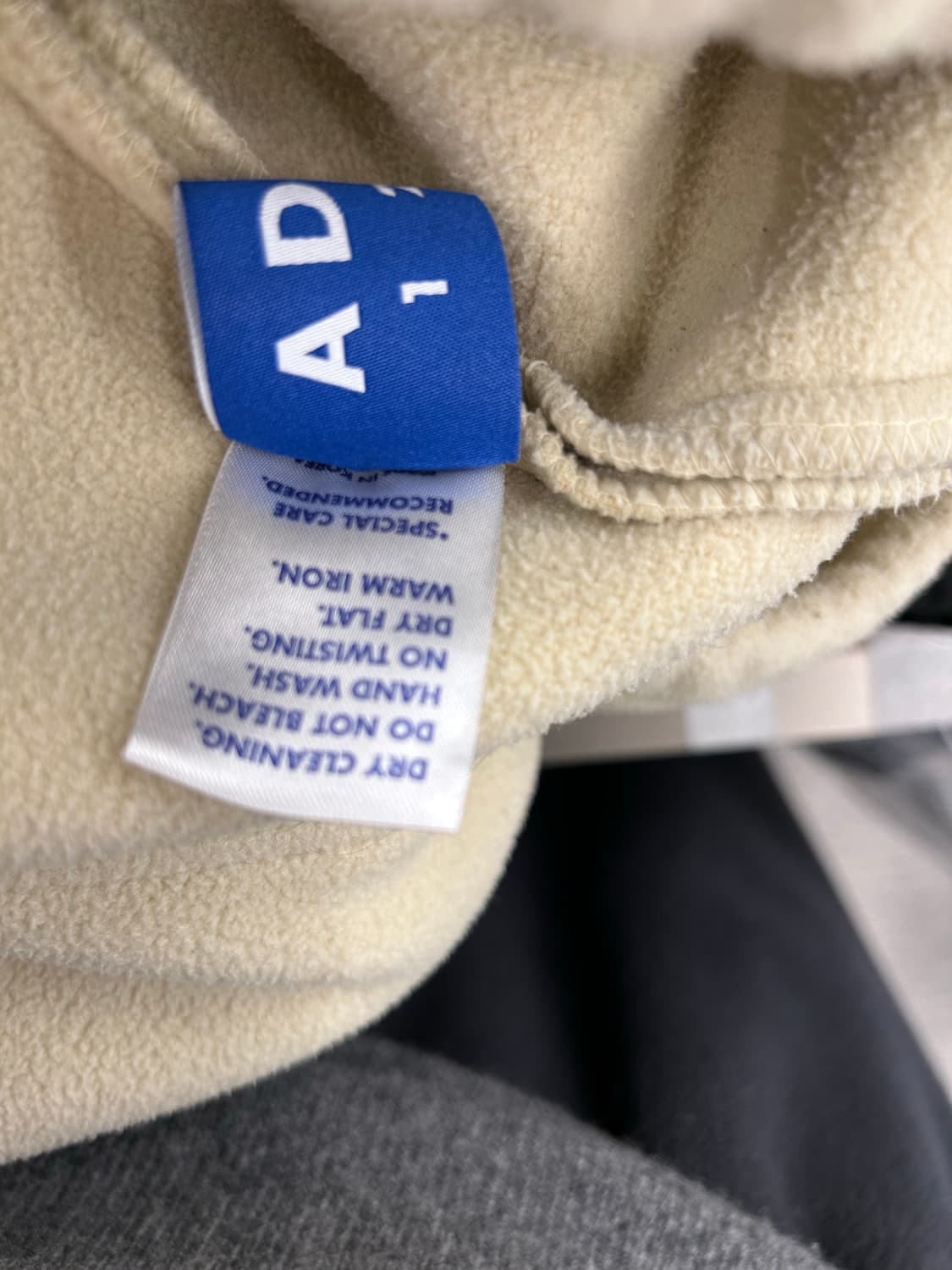 아더에러 플리스 로고 후드티 - 베이지 3사이즈 상품이미지4