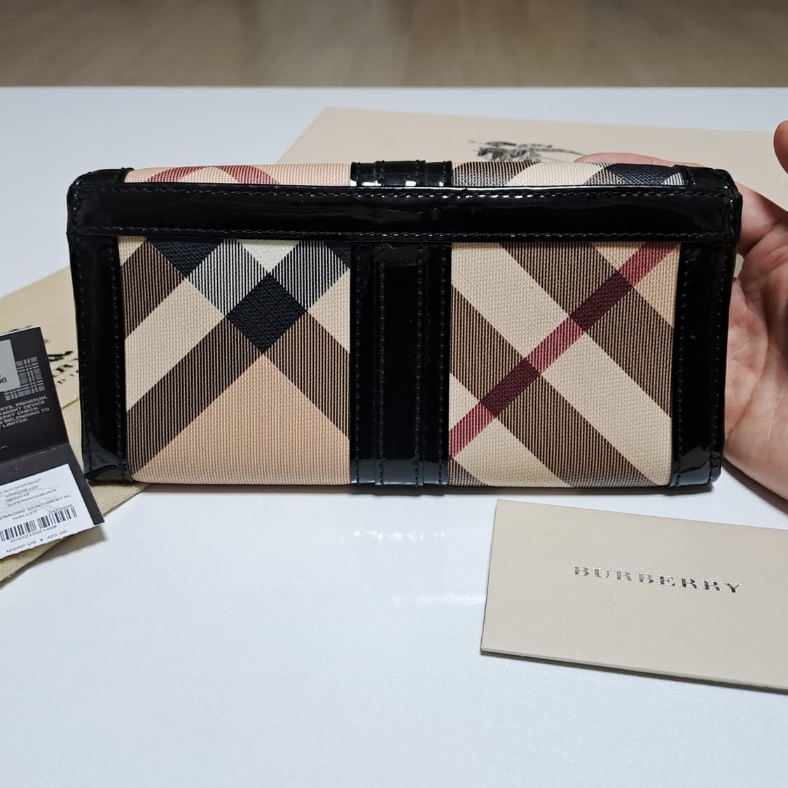 [100%/정품] 버버리 체크 장지갑 블랙 에나멜, 정품 택 박스 포함 상품이미지2