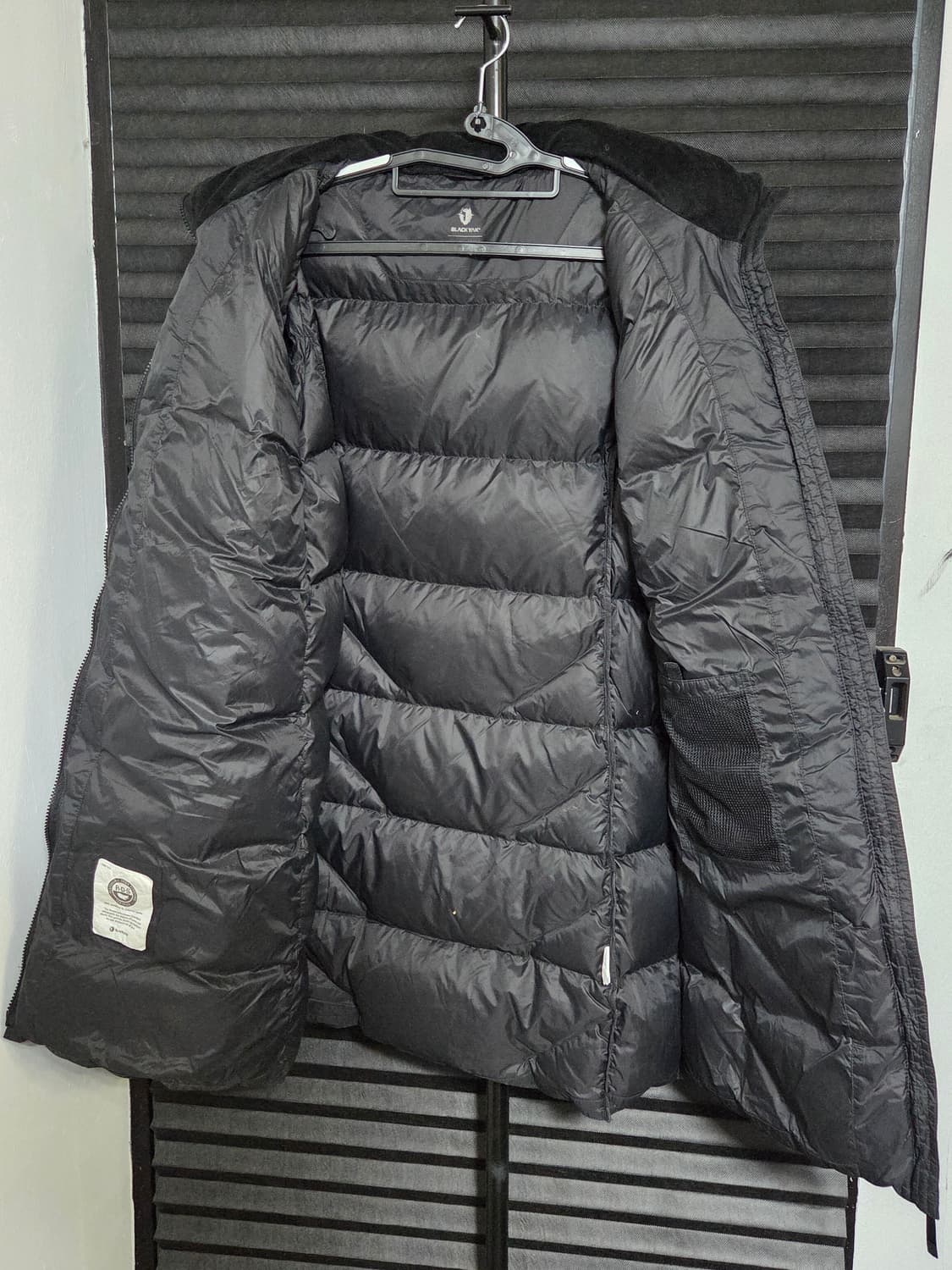 [블랙야크] 다운 하프롱패딩 판매합니다. 상품이미지4