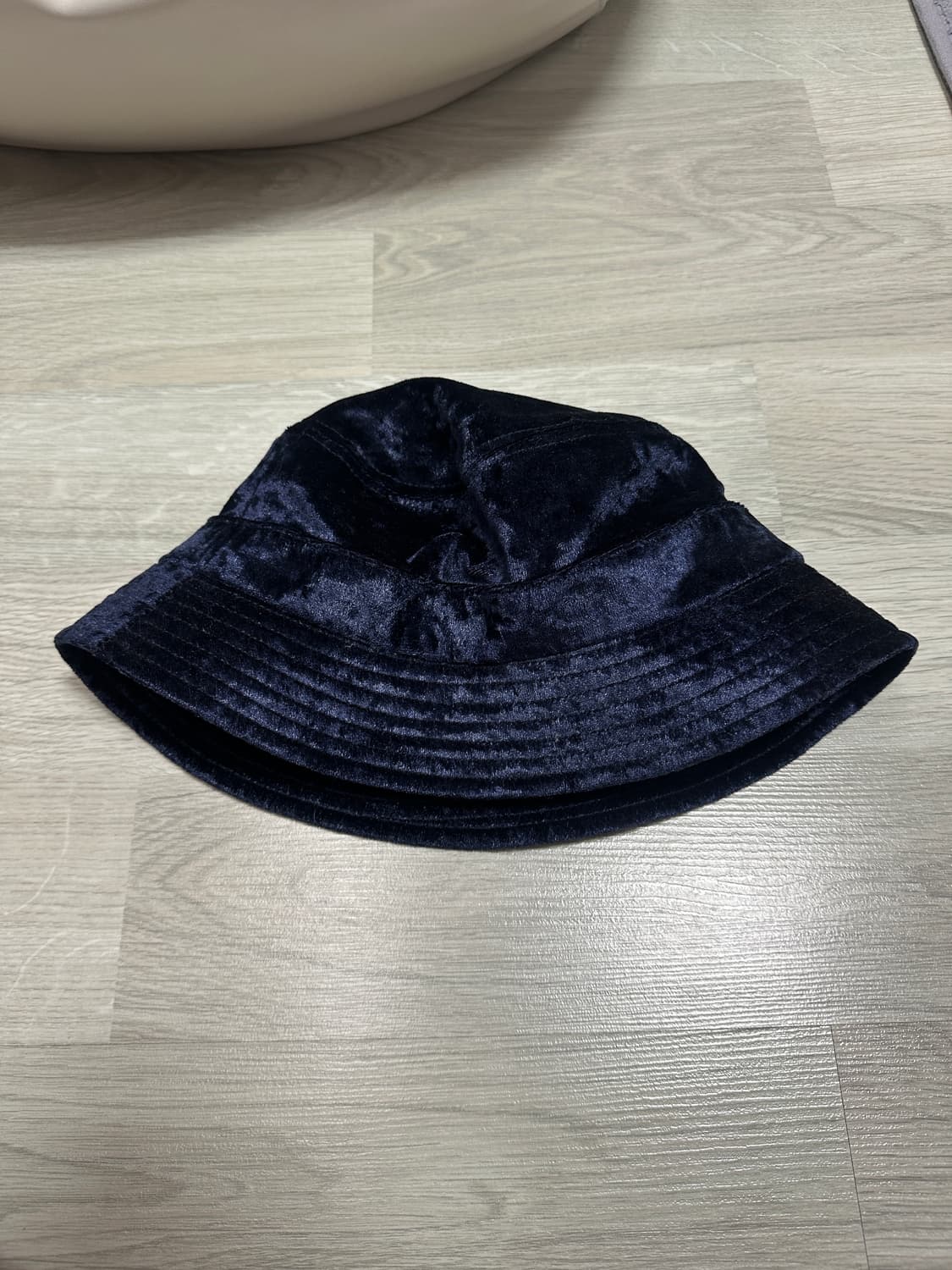 니들스 벨벳 버킷햇 상품이미지1