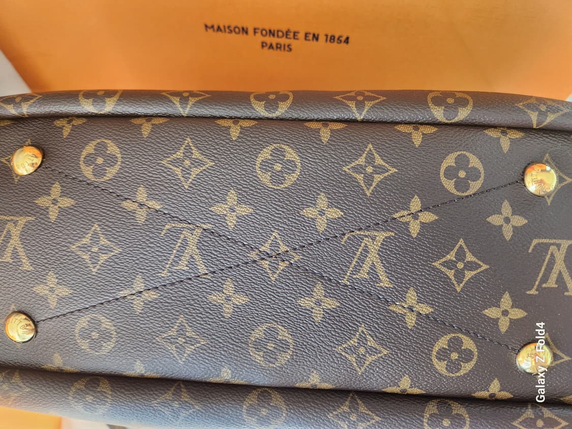 루이비통 팔라스 모노그램 MM 명품가방 판매합니다. 상품이미지6