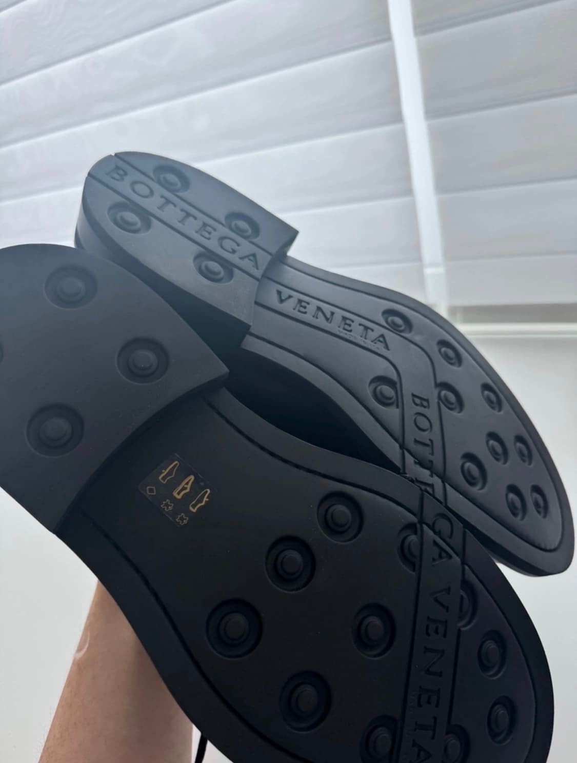 보테가베네타 인트레치아토 더비 43 상품이미지5