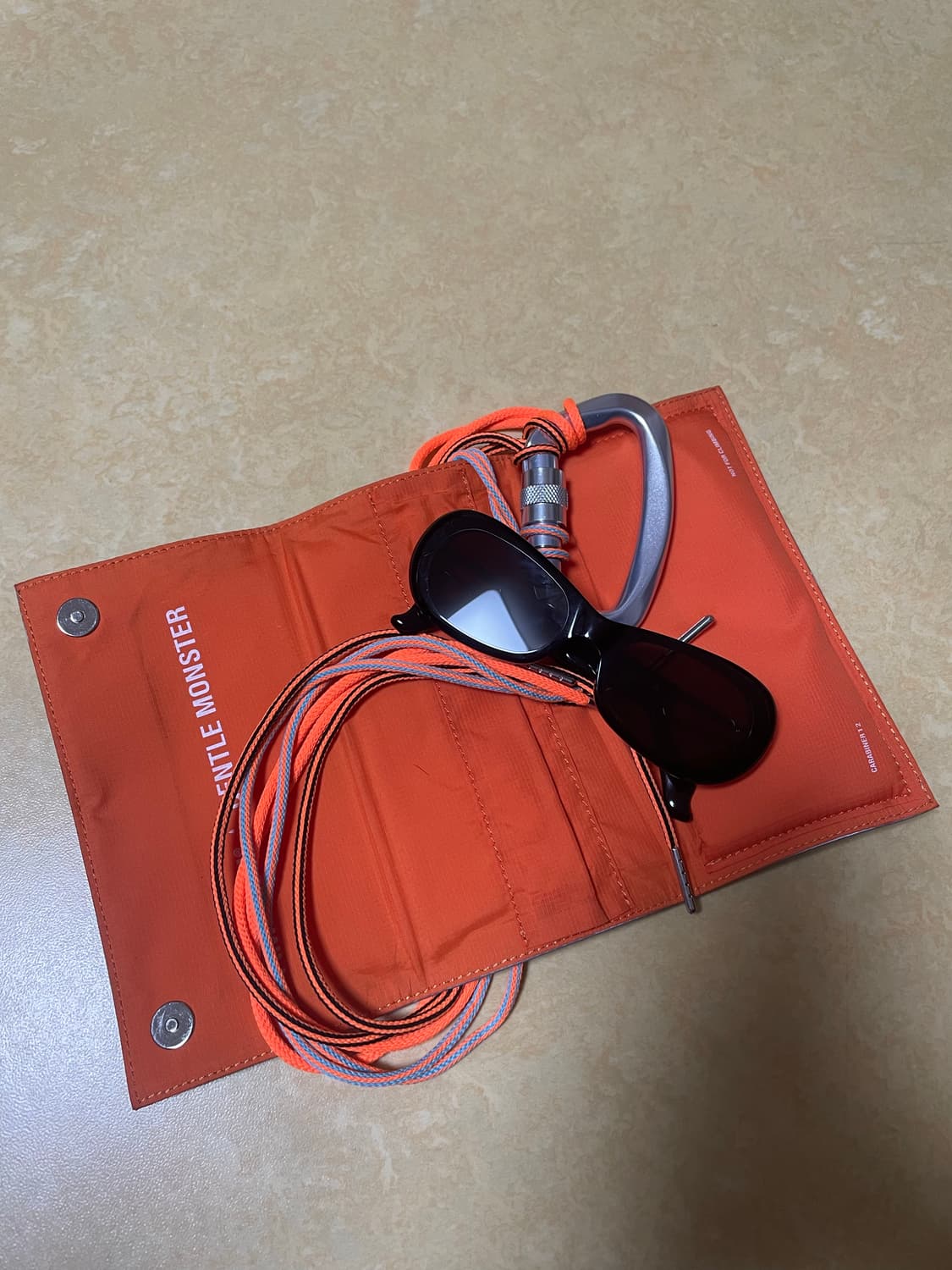 젠틀몬스터 엠부쉬-카라비너2 01 상품이미지1