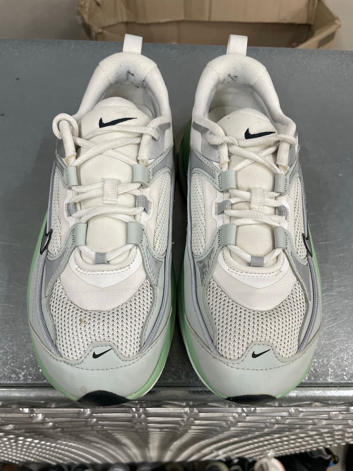 나이키 에어맥스 블리스 화이트 실버 255 상품이미지5