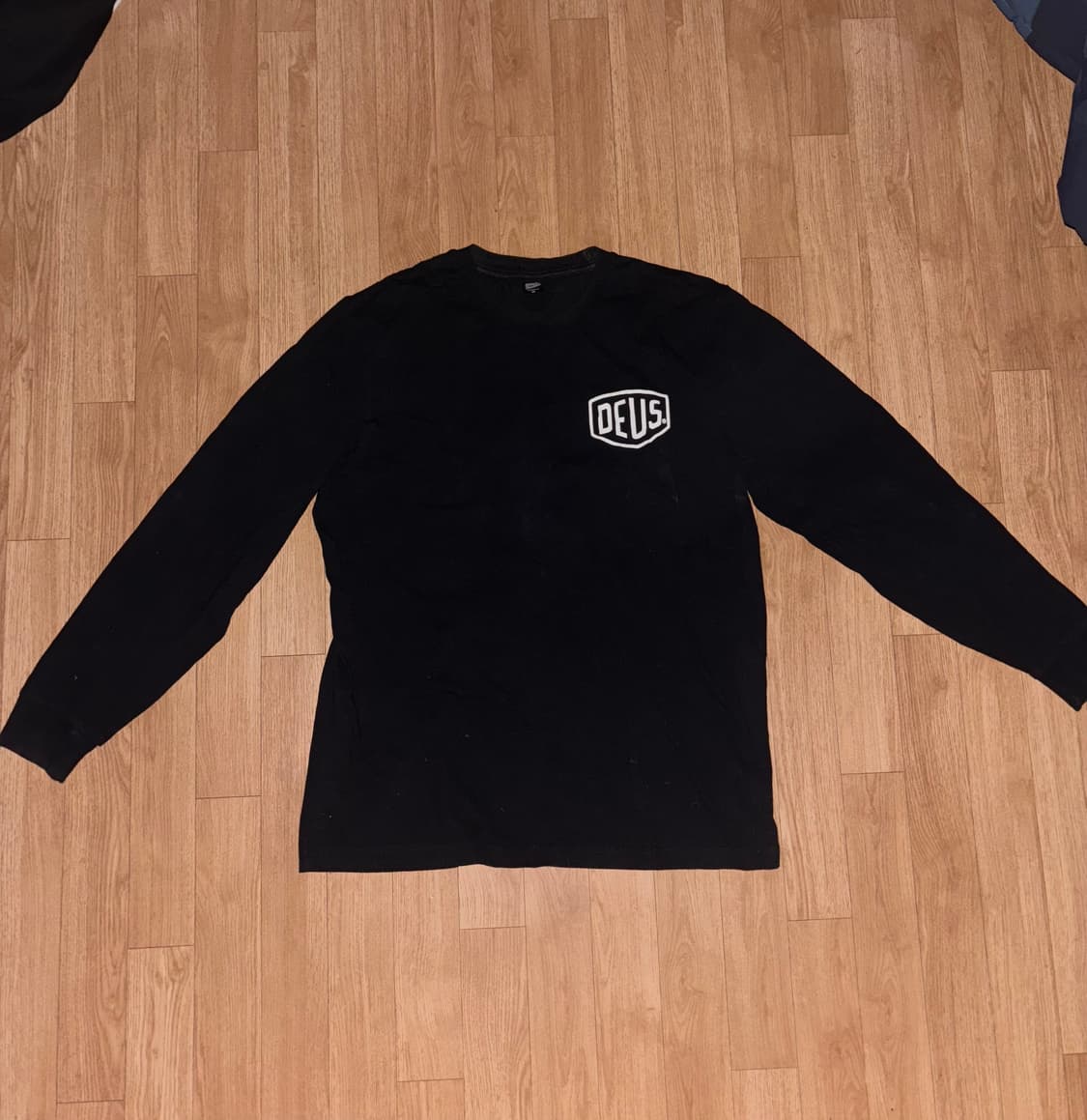데우스 롱슬리브 상품이미지1