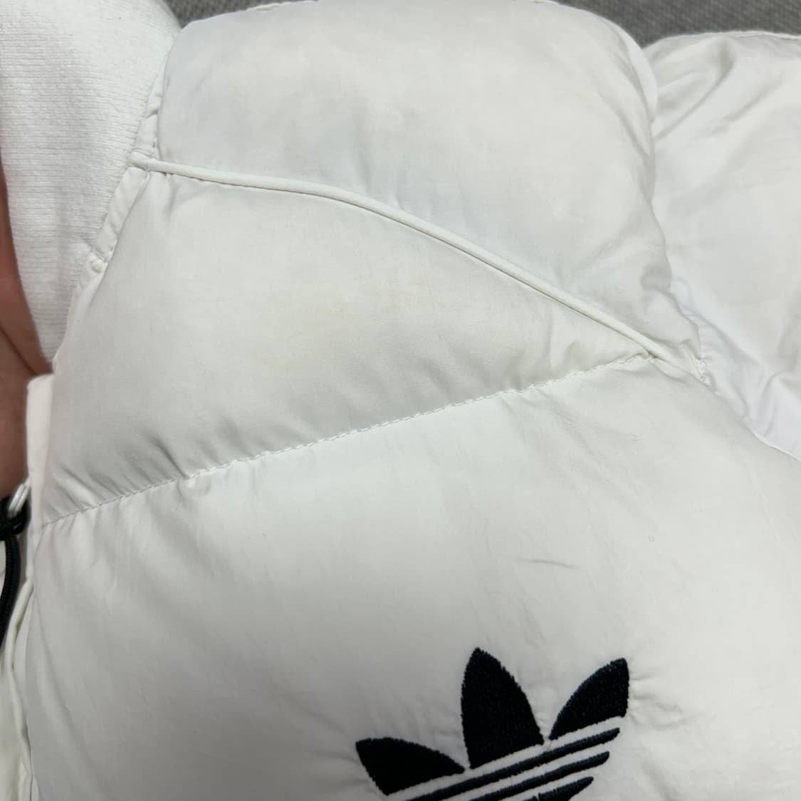 아디다스 우먼스 화이트 파이어버드 패딩(90) 상품이미지5