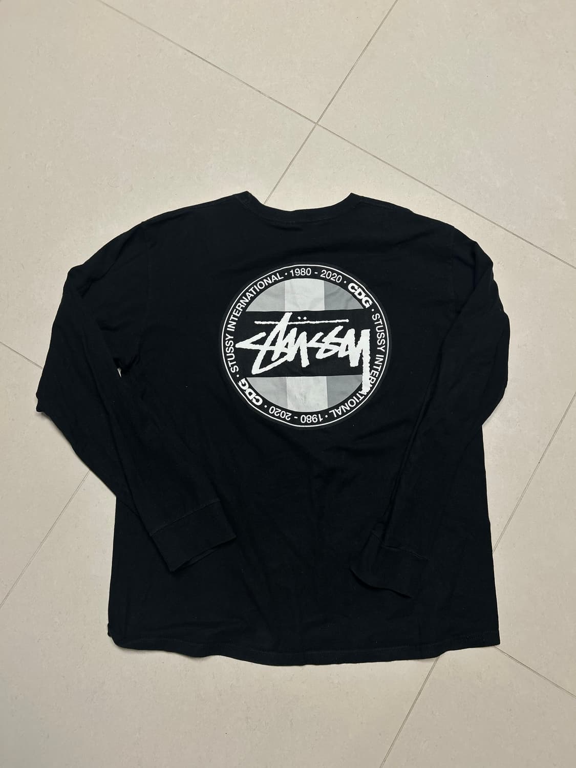 스투시 꼼데 CDG 티셔츠 판매 상품이미지3