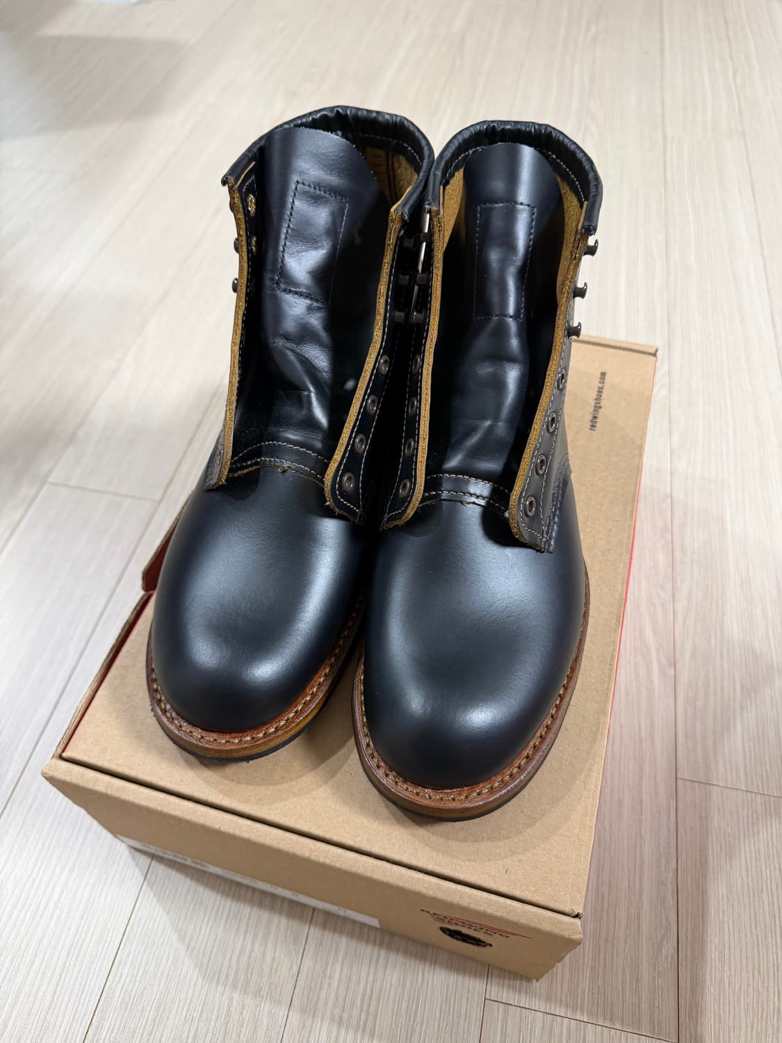 [8D, 260]레드윙 벡맨 9060 플랫박스 상품이미지1