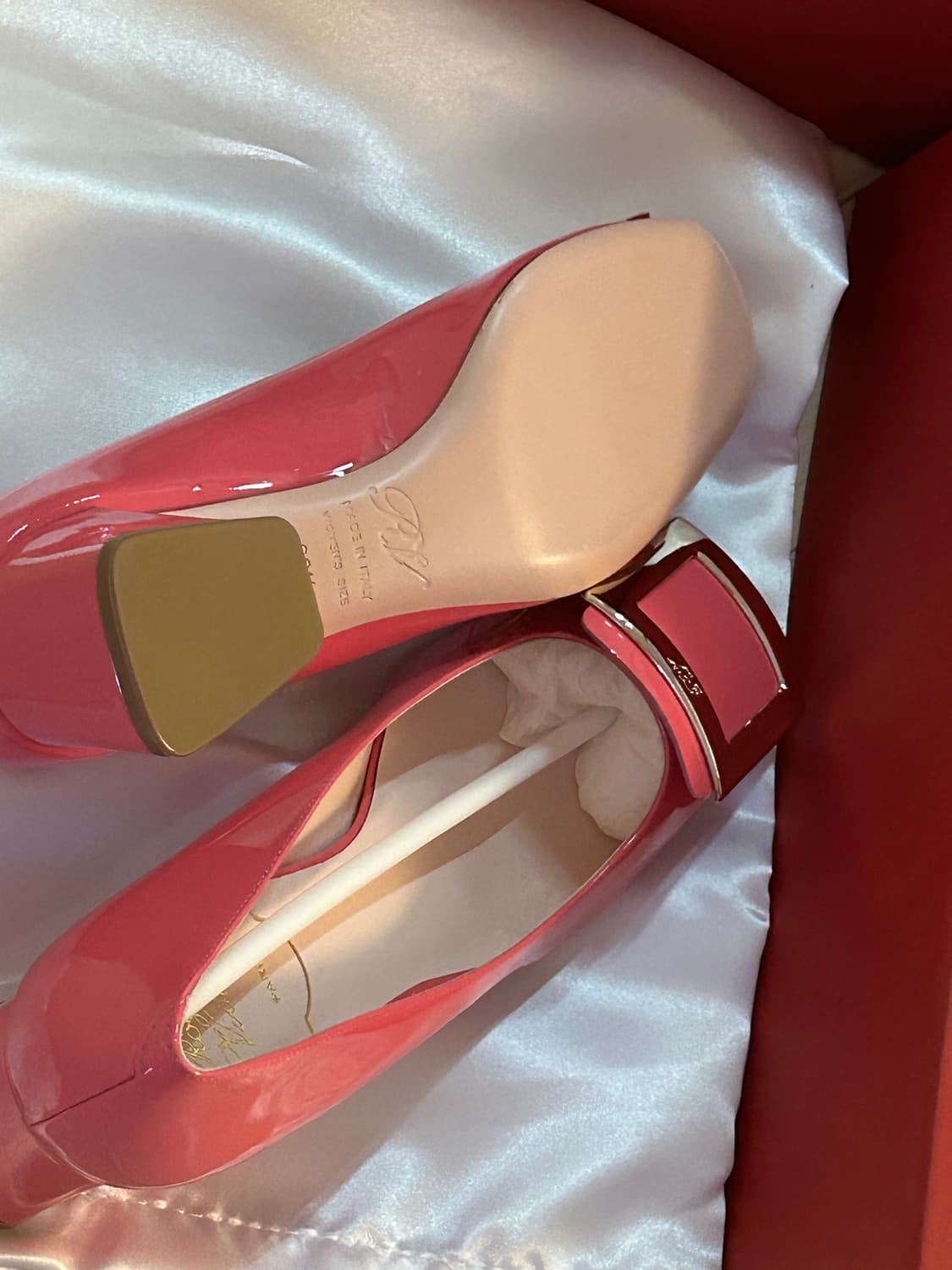 [새상품, 정가150만원대] 로저비비에 페이던트 펌프스🩷 상품이미지1